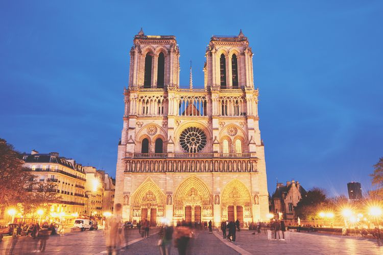 10 Unmissable Landmarks In Paris