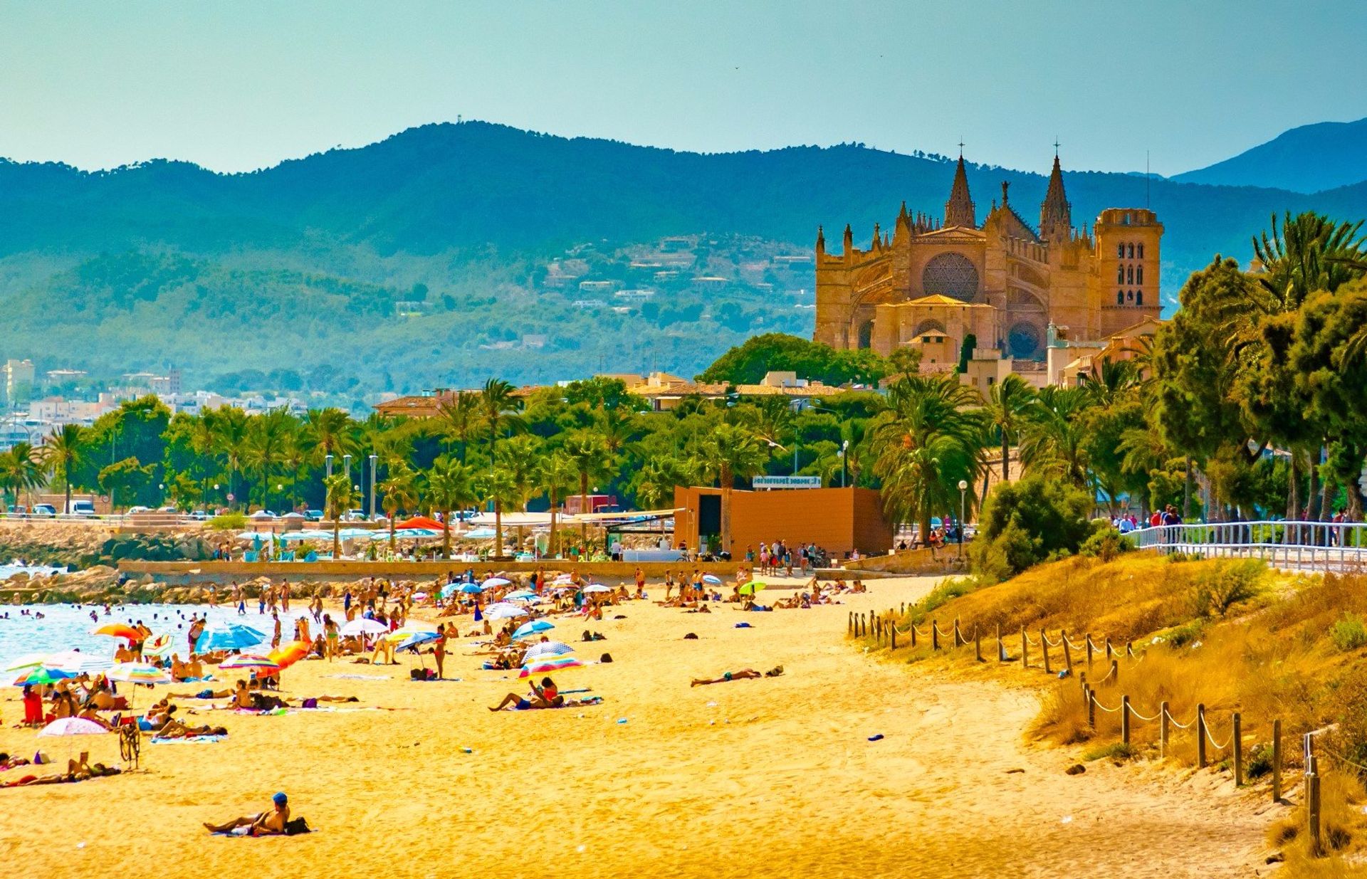 Sand, sea and the beautiful La Seu cathedral in the heart of Palma