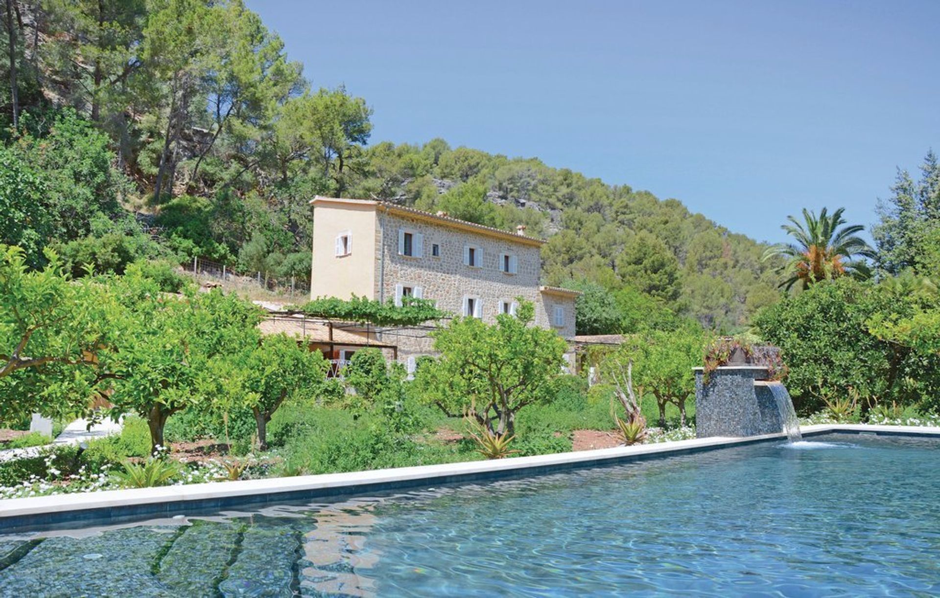 Peaceful six bedroom villa near Port de Sóller with huge pool area