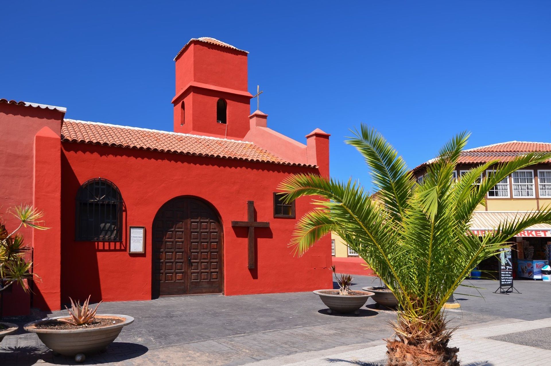 A red church in the typical Canary style