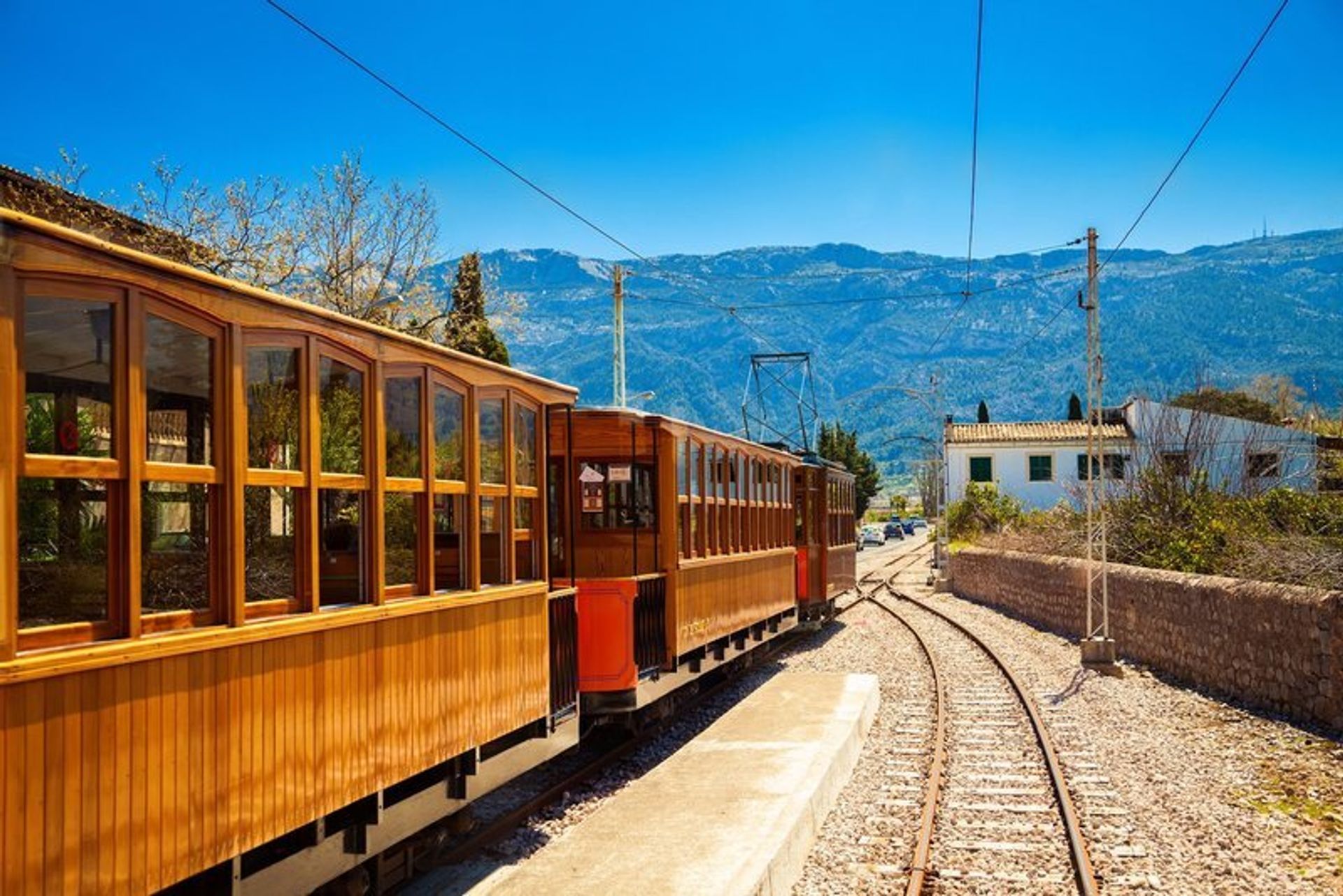 All aboard! Enjoy stunning scenic routes from Soller to Palma