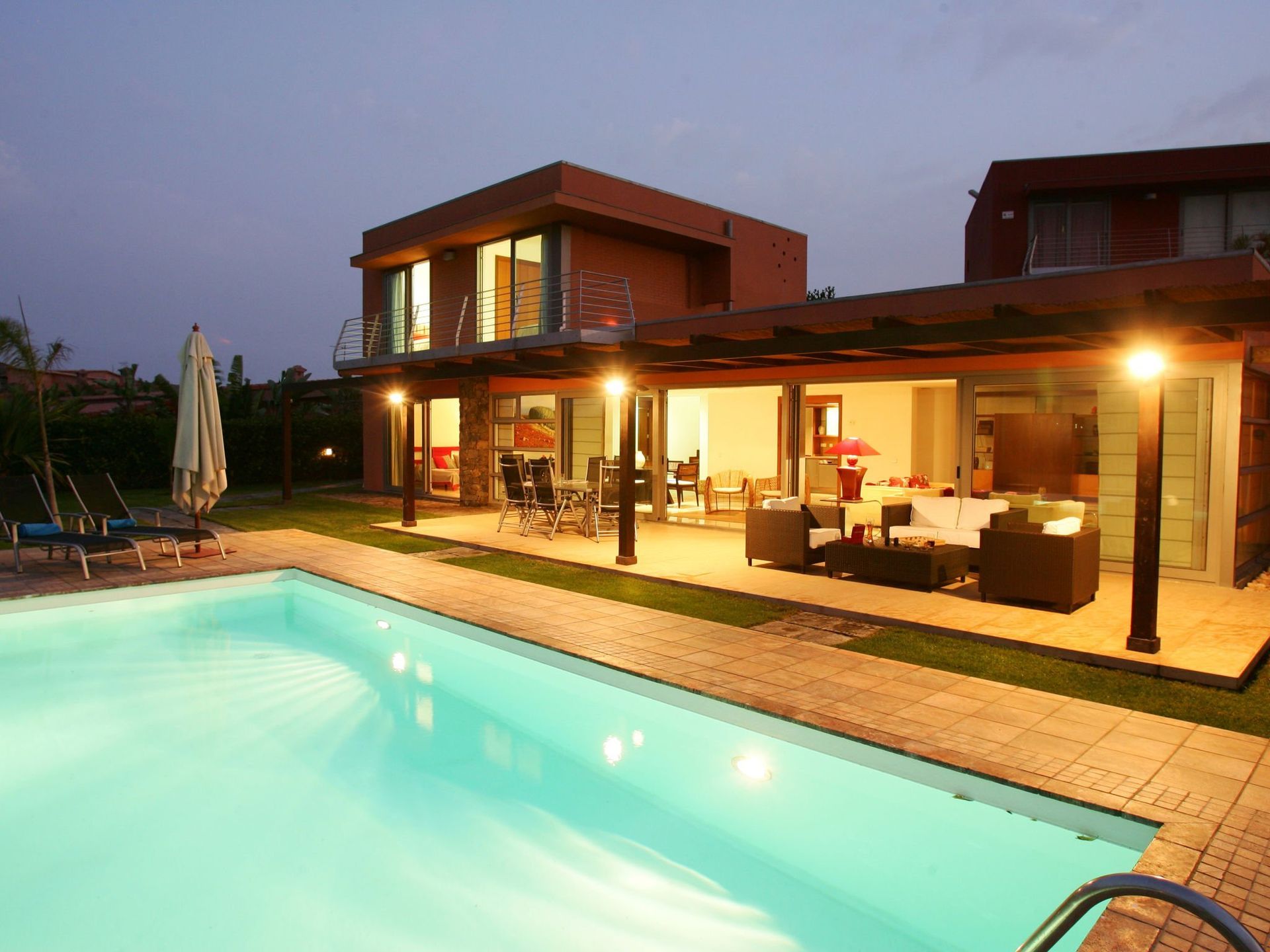 A luxury 3 bedroom private pool villa with garden in Salobre Sur golf resort