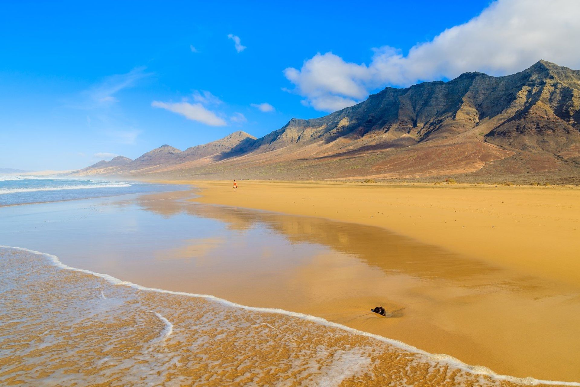 Secluded Cofete beach in Morro Jable and it's mountainous landscape on the island's west coast