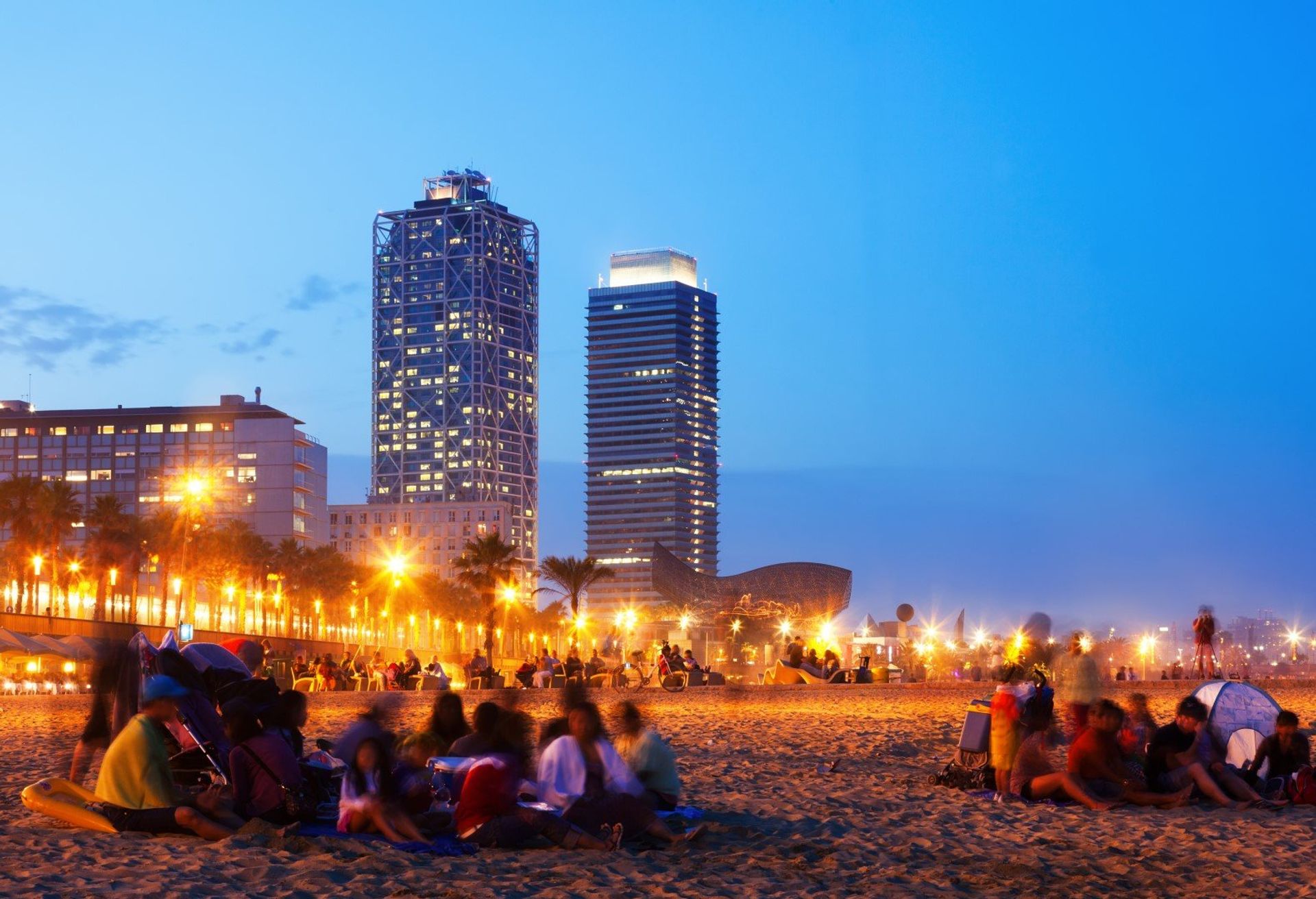 Somorrostro beach at night