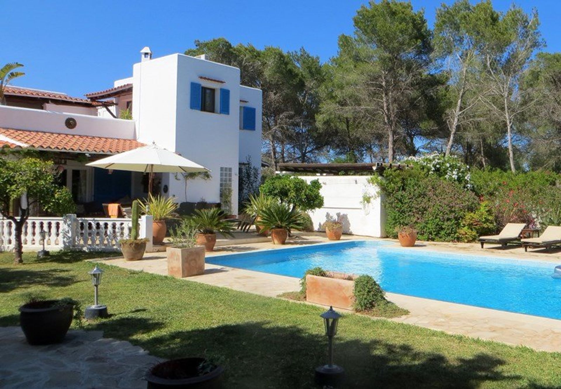 A luxury 2 bedroom beach villa with private pool in Ibiza