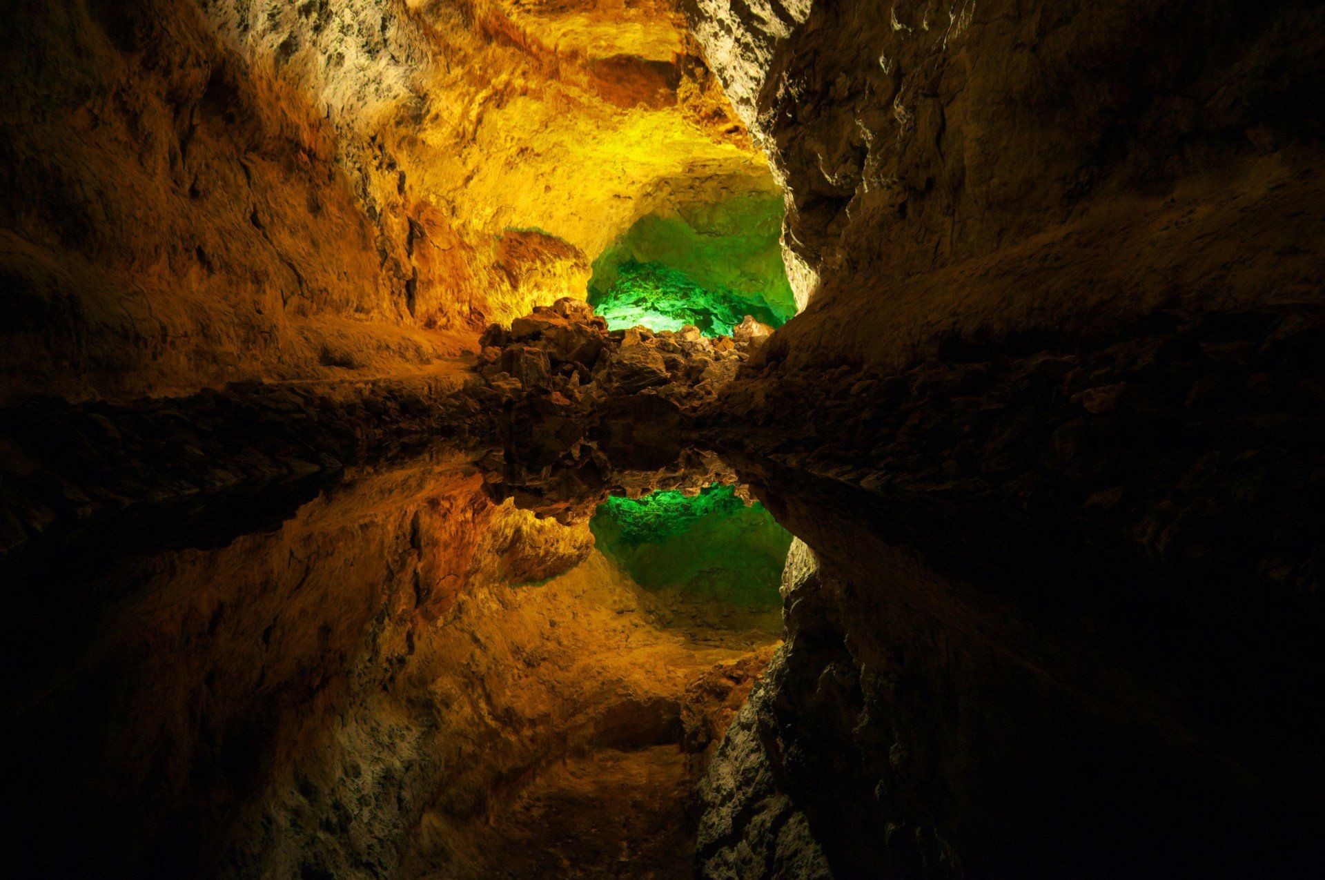 Cueva de los Verdes, north Lanzarote, near Punta Mujeres