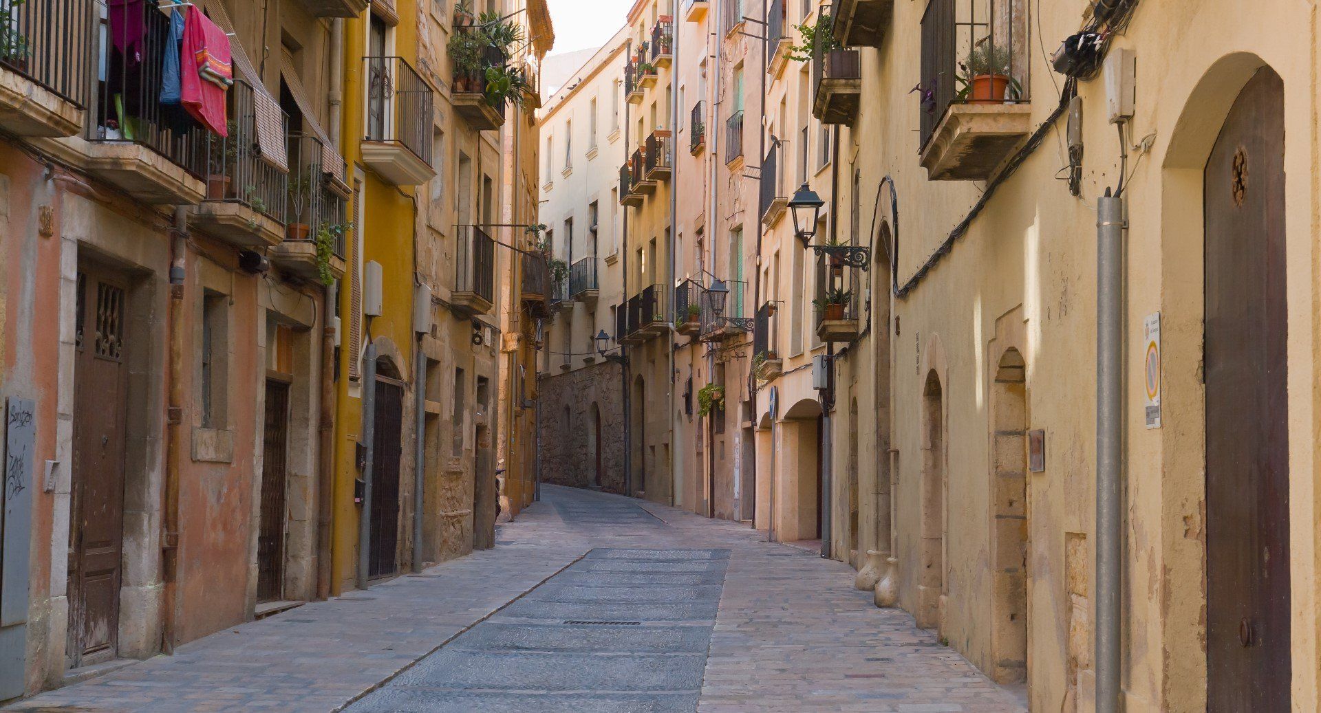 The charming streets of Tarragona city's old town