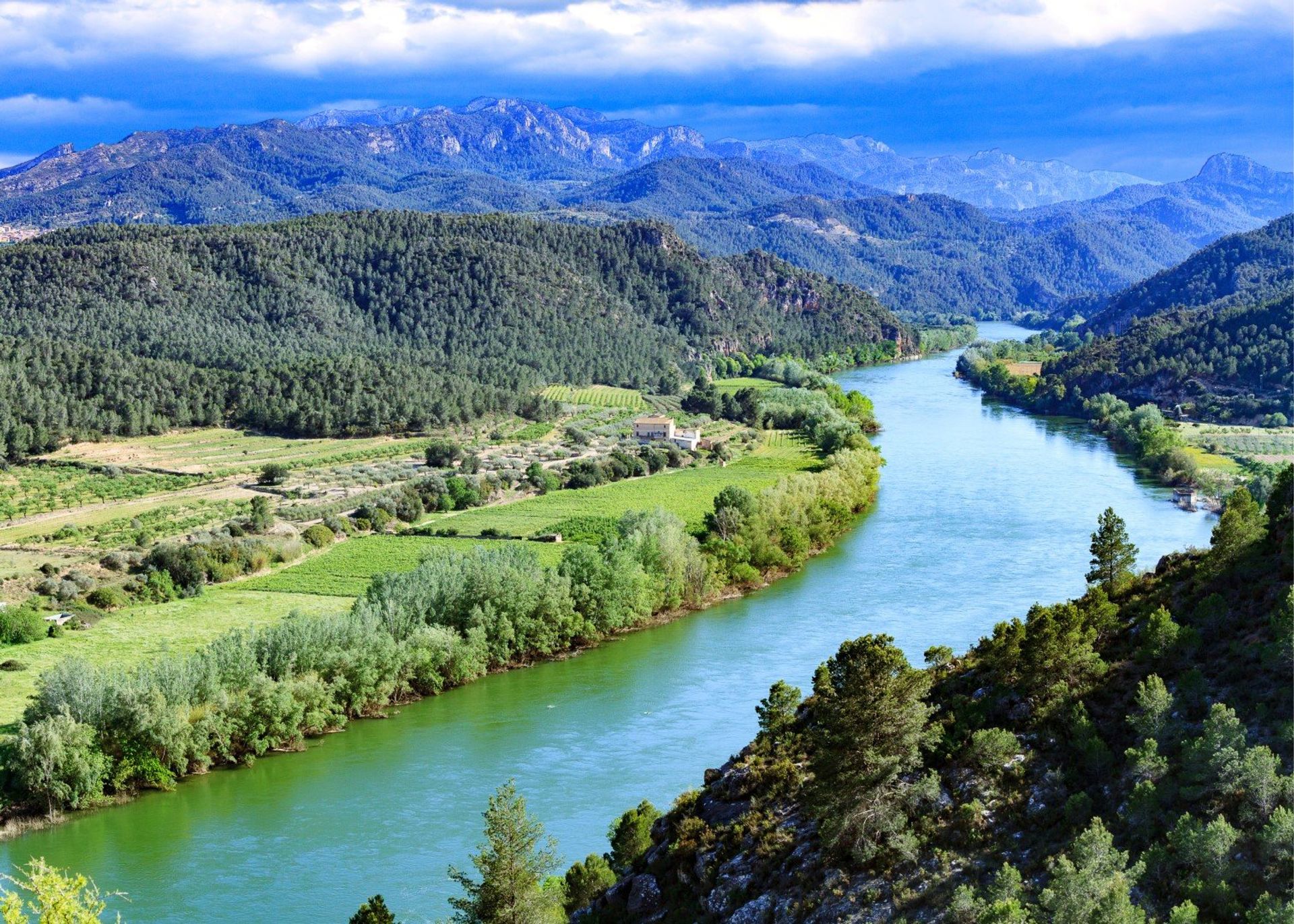 The stunning Ebro river is a nature reserve which runs through 20 cities