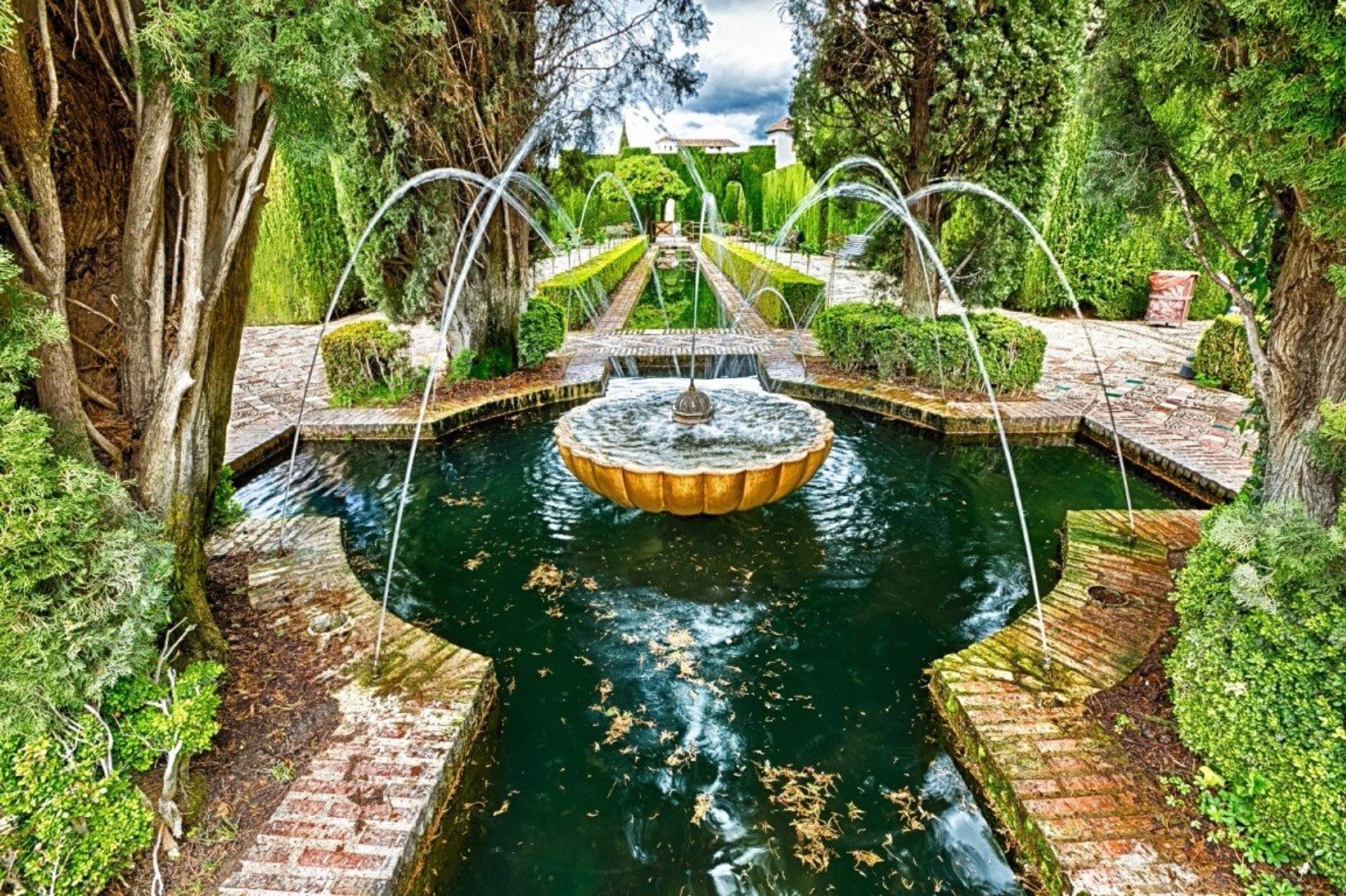 The gardens of the ancient Palacio de Generalife in Granada city