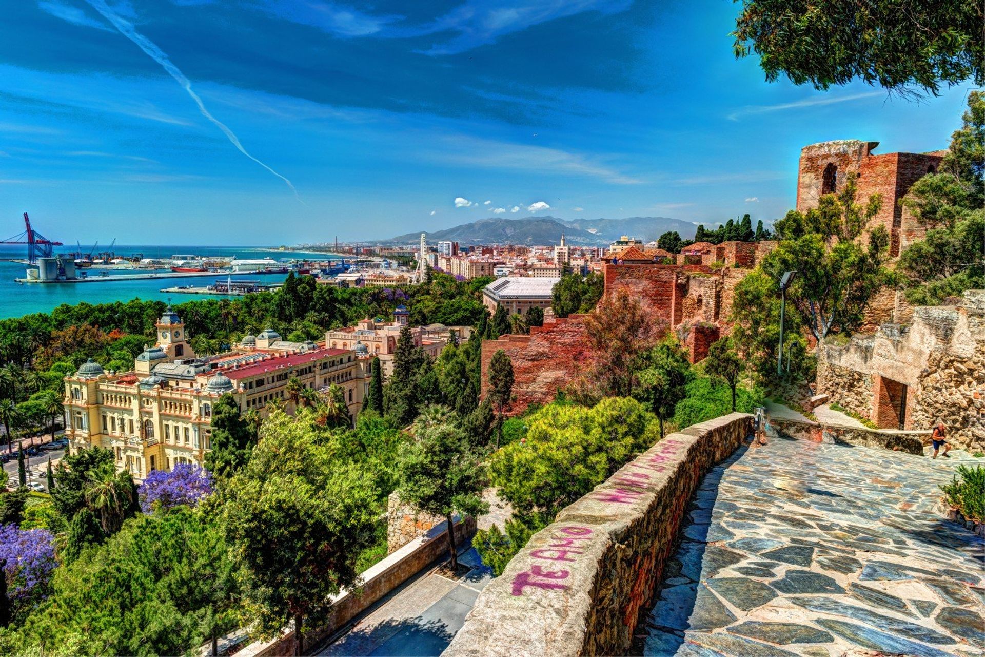 Can you spot Málaga's Muelle Uno port, Alcazaba fortress and cathedral? Taken from the top of Gibralfaro Castle