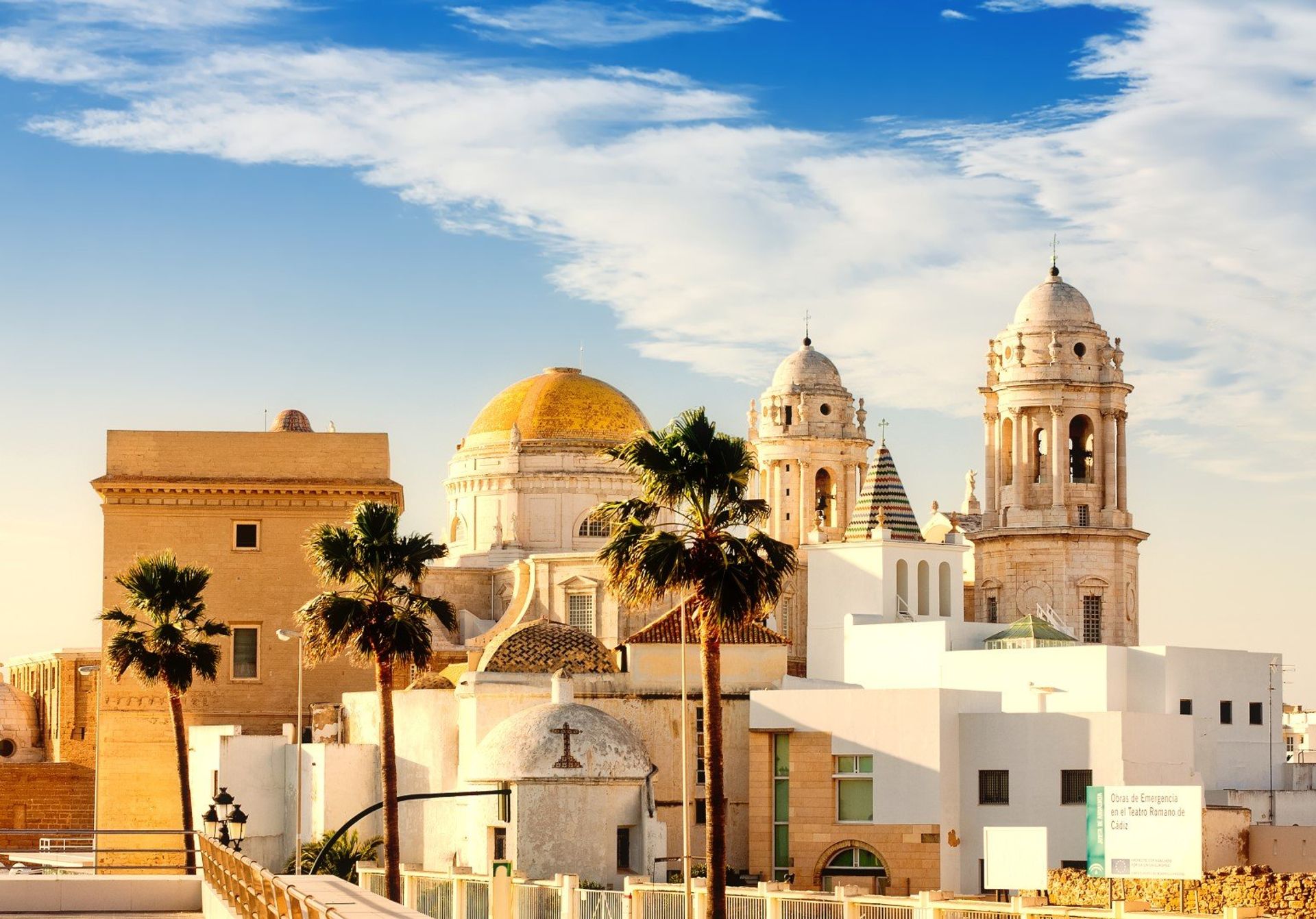 The stunning sandy and white-washed architecture of Cádiz Cathedral