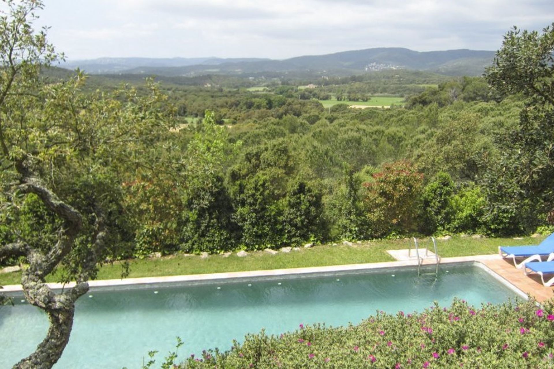 This luxury Mediterranean-style villa boasts amazing views of the sourrounding landscape, perfect for cycling