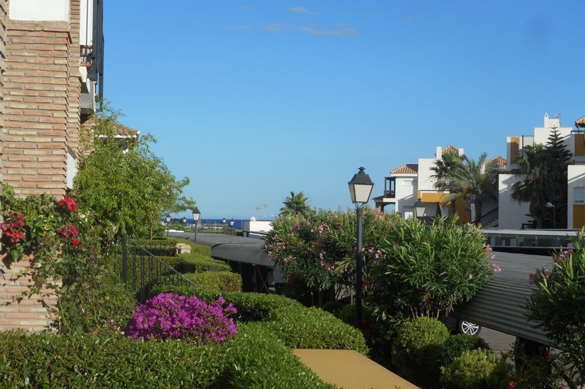 Discover spacious, family-friendly apartments located within walking distance of the beach