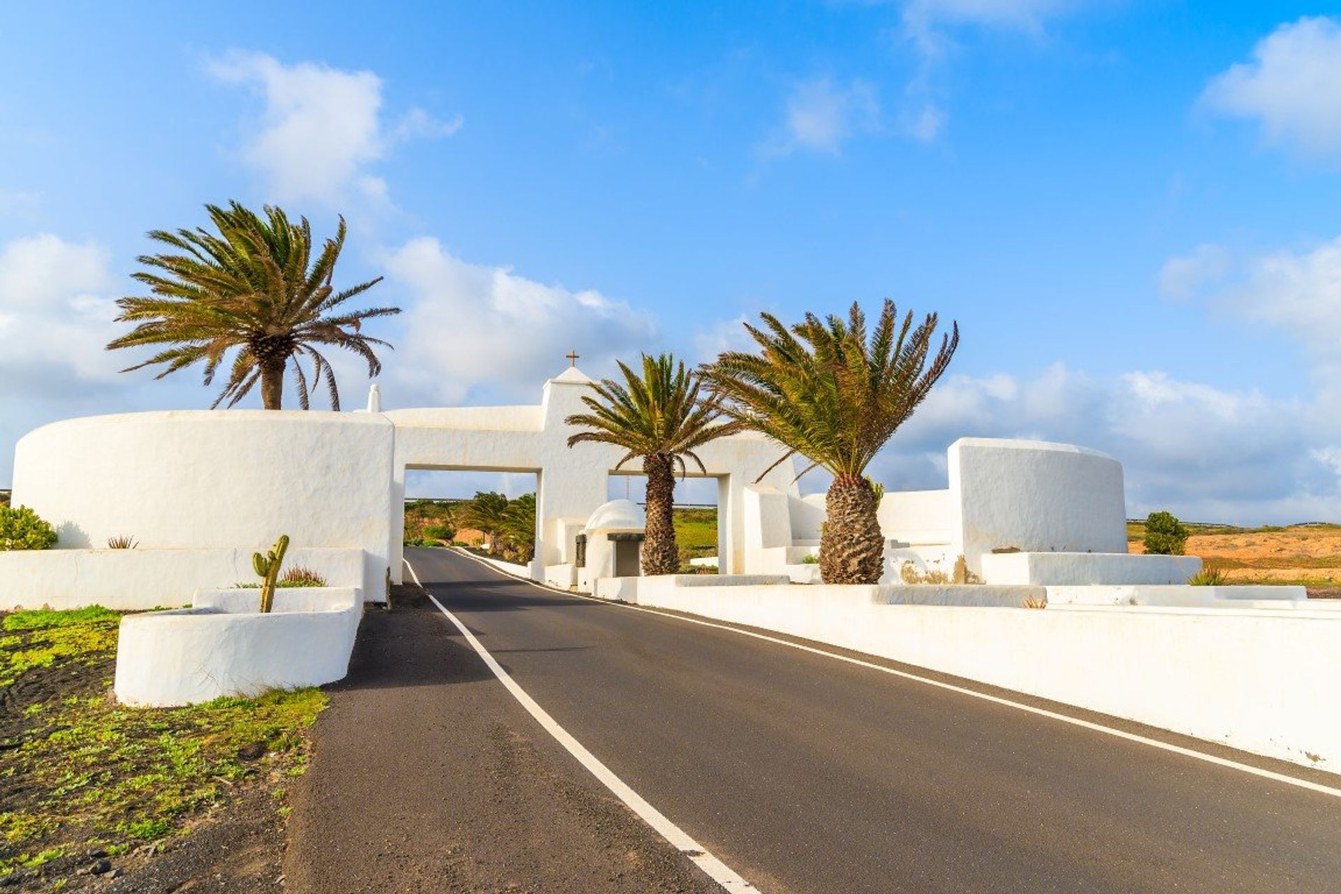 Typical whitewashed architecture at the gateway to Costa Teguise town
