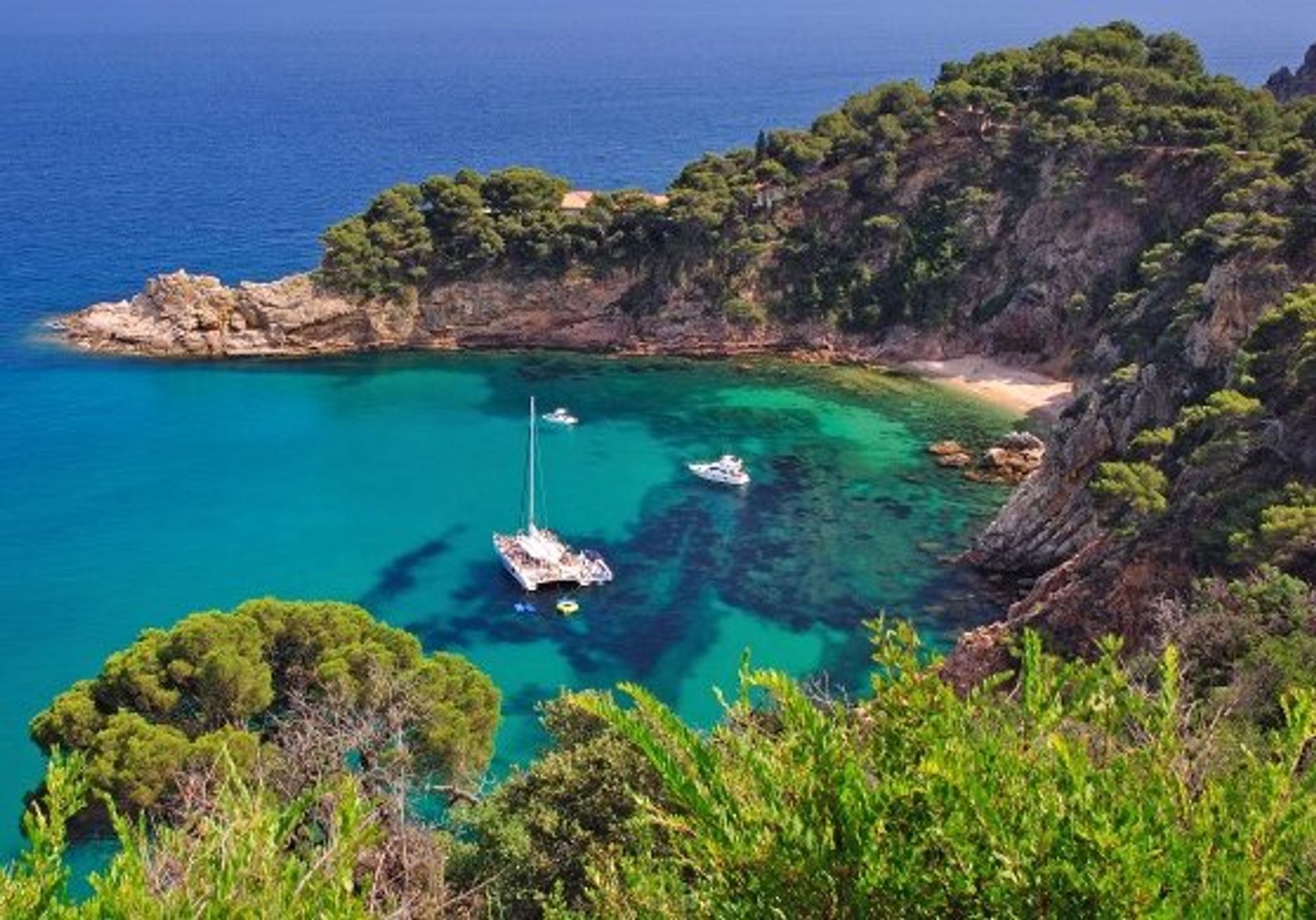 Tossa de Mar's landscape is a paradise of lush rich greenery, sparkling blue waters and rocky coves