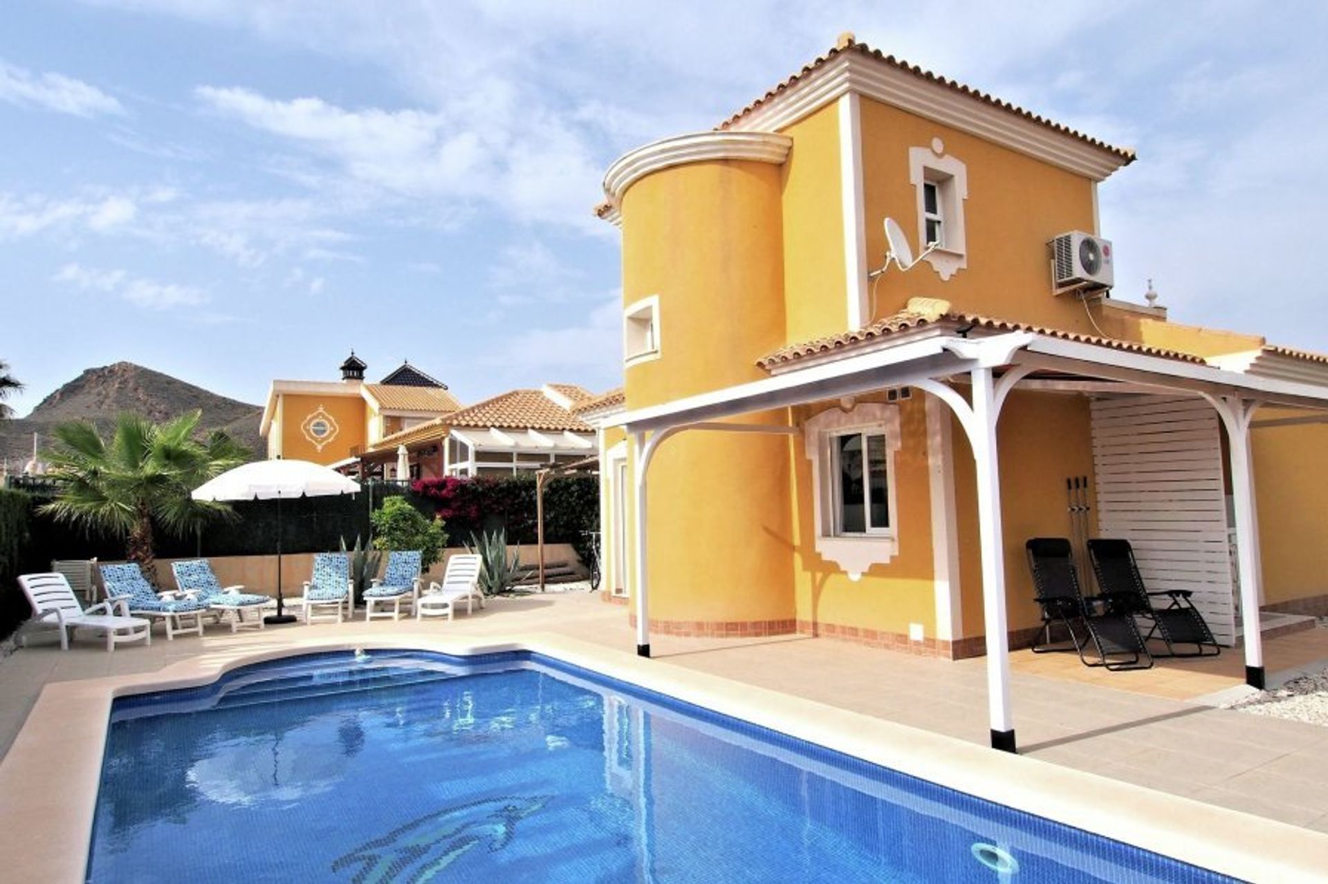 Discover our holiday rentals with private pools