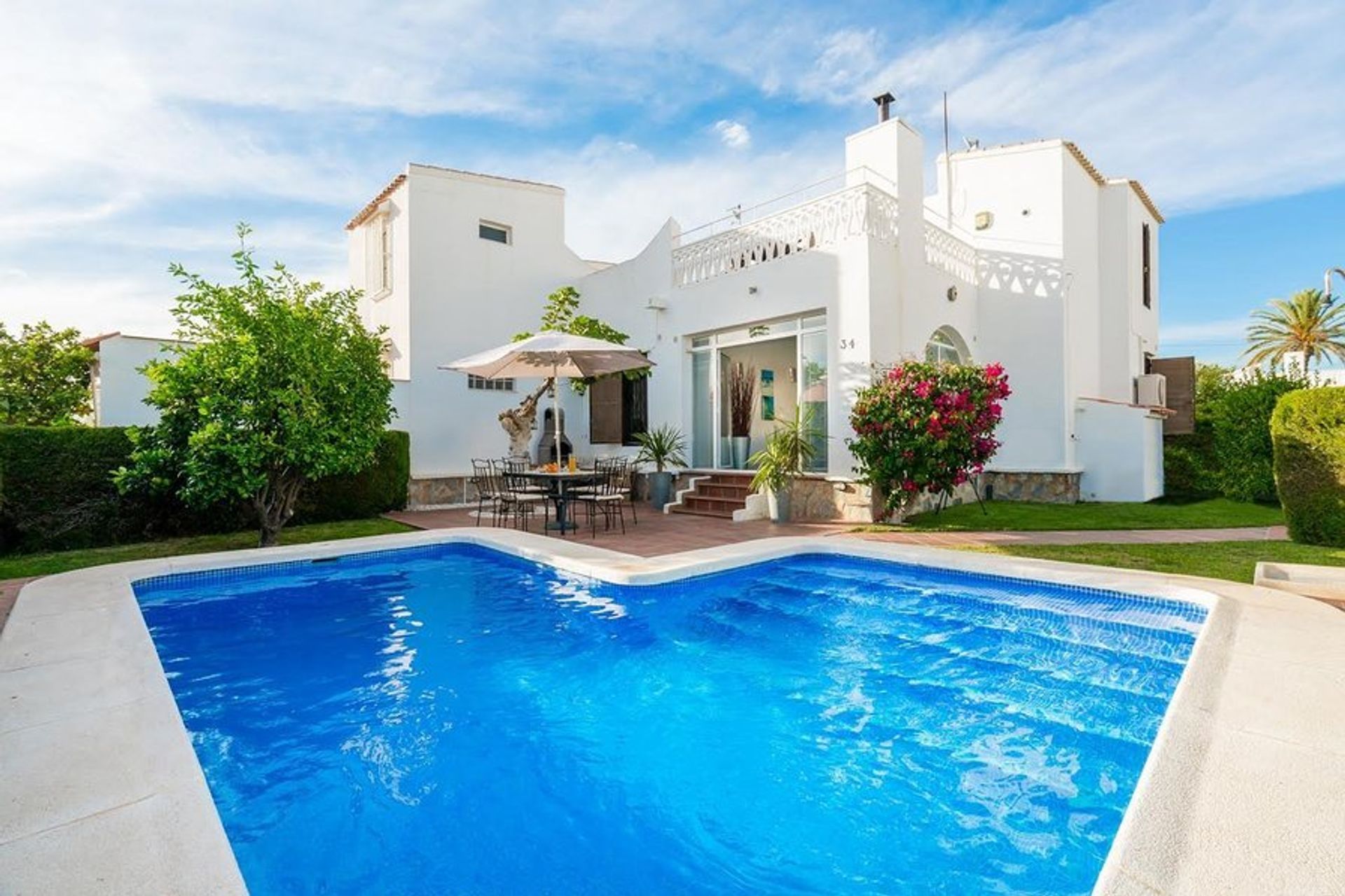 Explore our villas with private pools near the golf and beaches