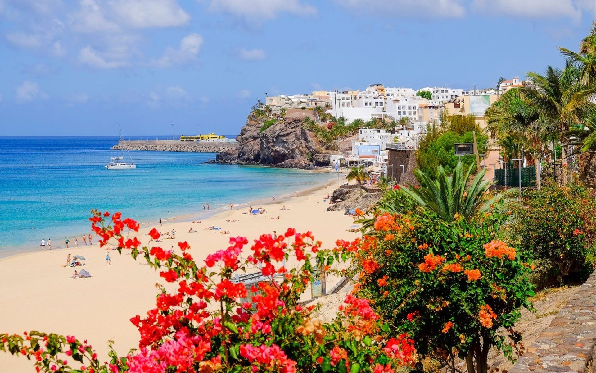 Morro Jable beach is one of the most beautiful stretches of coast in the Canaries boasting 4km of white sand