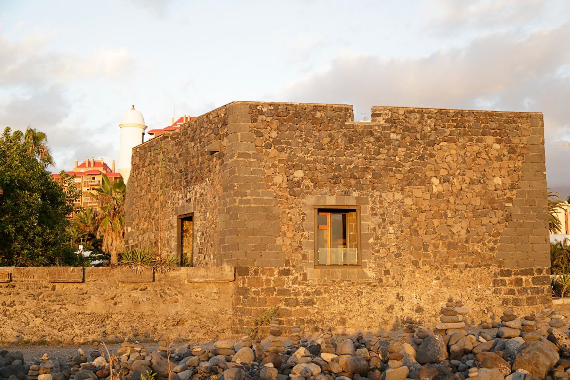 Explore the town's fascinating local history at 17th century San Felipe Castle next to Jardín beach