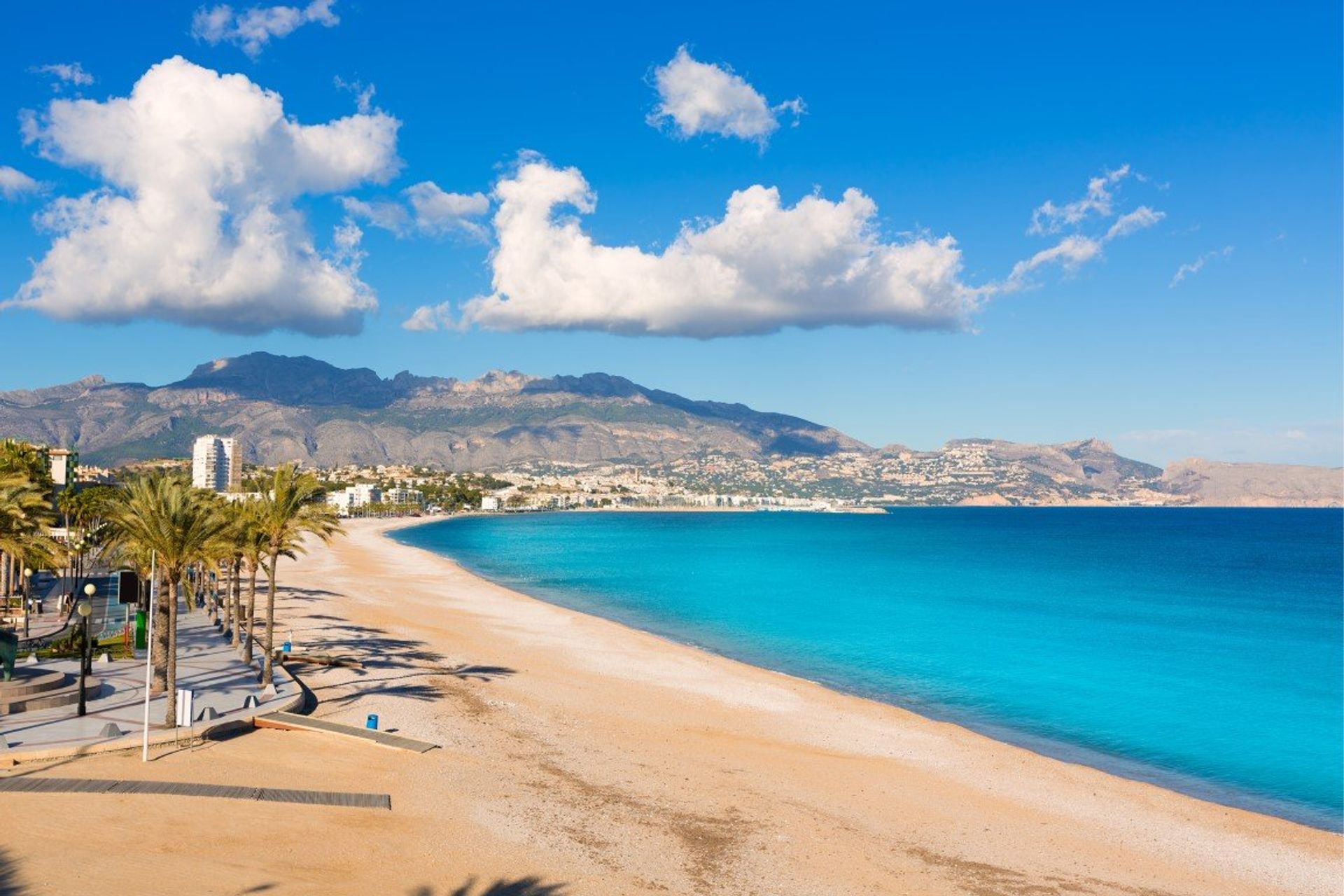 Find your own slice of paradise and unwind on 600m-long, family-friendly Playa de Albir