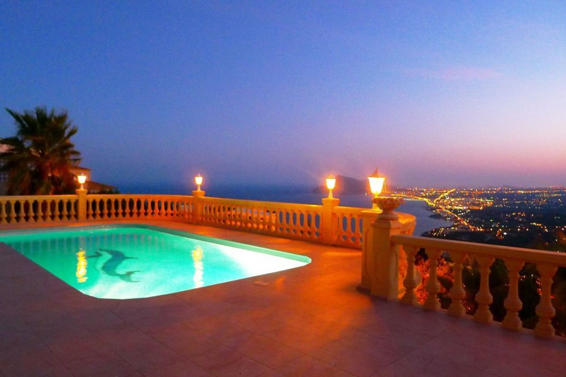 Discover our wide choice of luxury villas with private pools overlooking the sea and mountains
