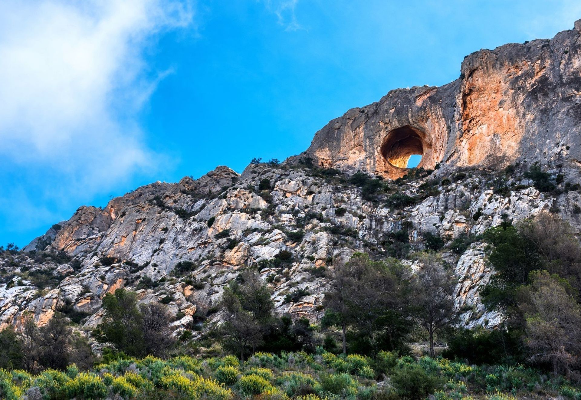 About a 20 minute drive from El Campello, Canelobre caves in Busot are a nature lovers' paradise