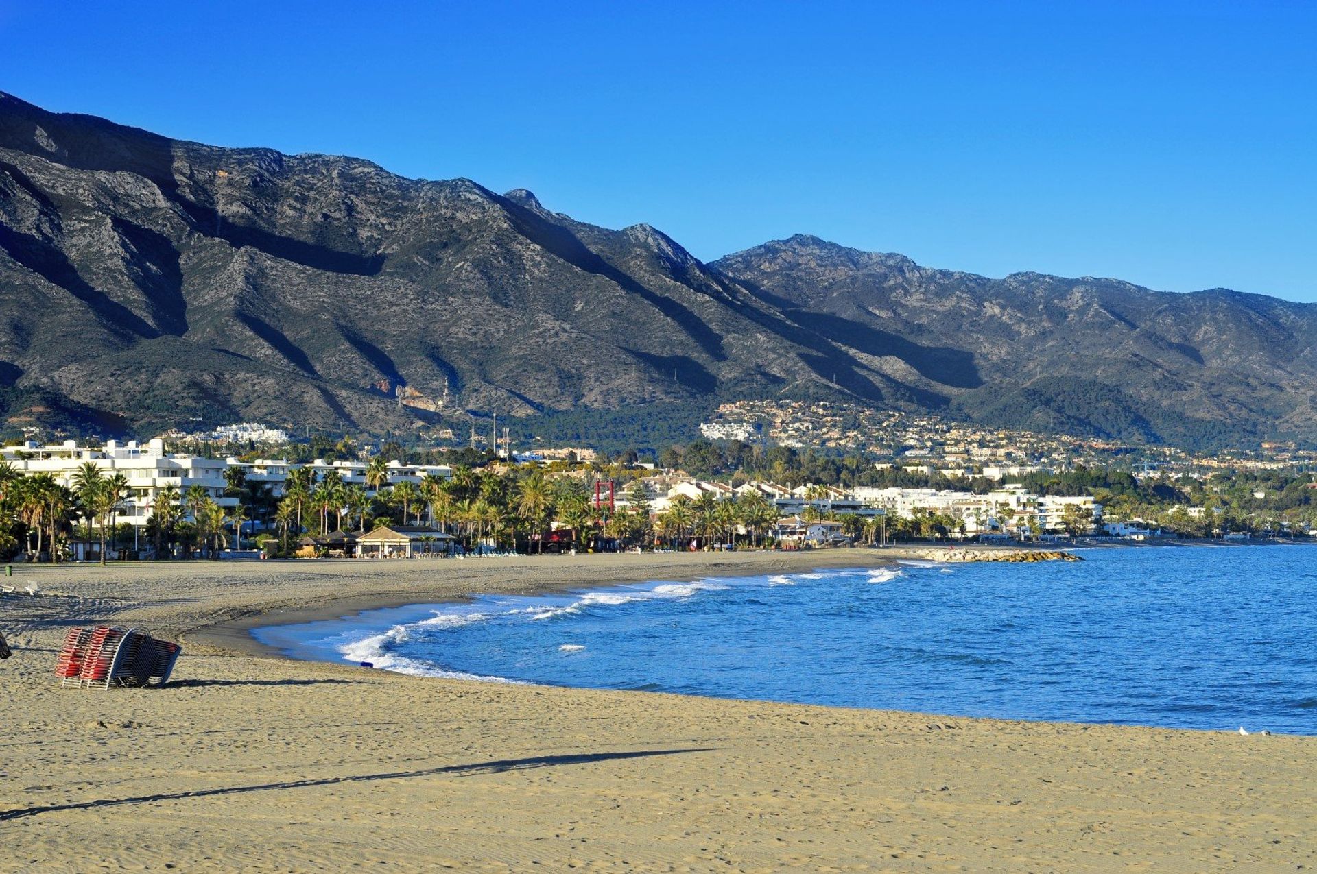 Nueva Andalucia beach to the west of Puerto Banus is ideal for a tranquil family day out by the coast