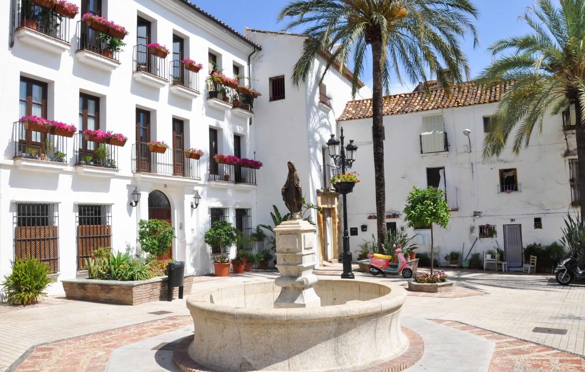 Take in the traditional Andalucian charm in the historic old quarter