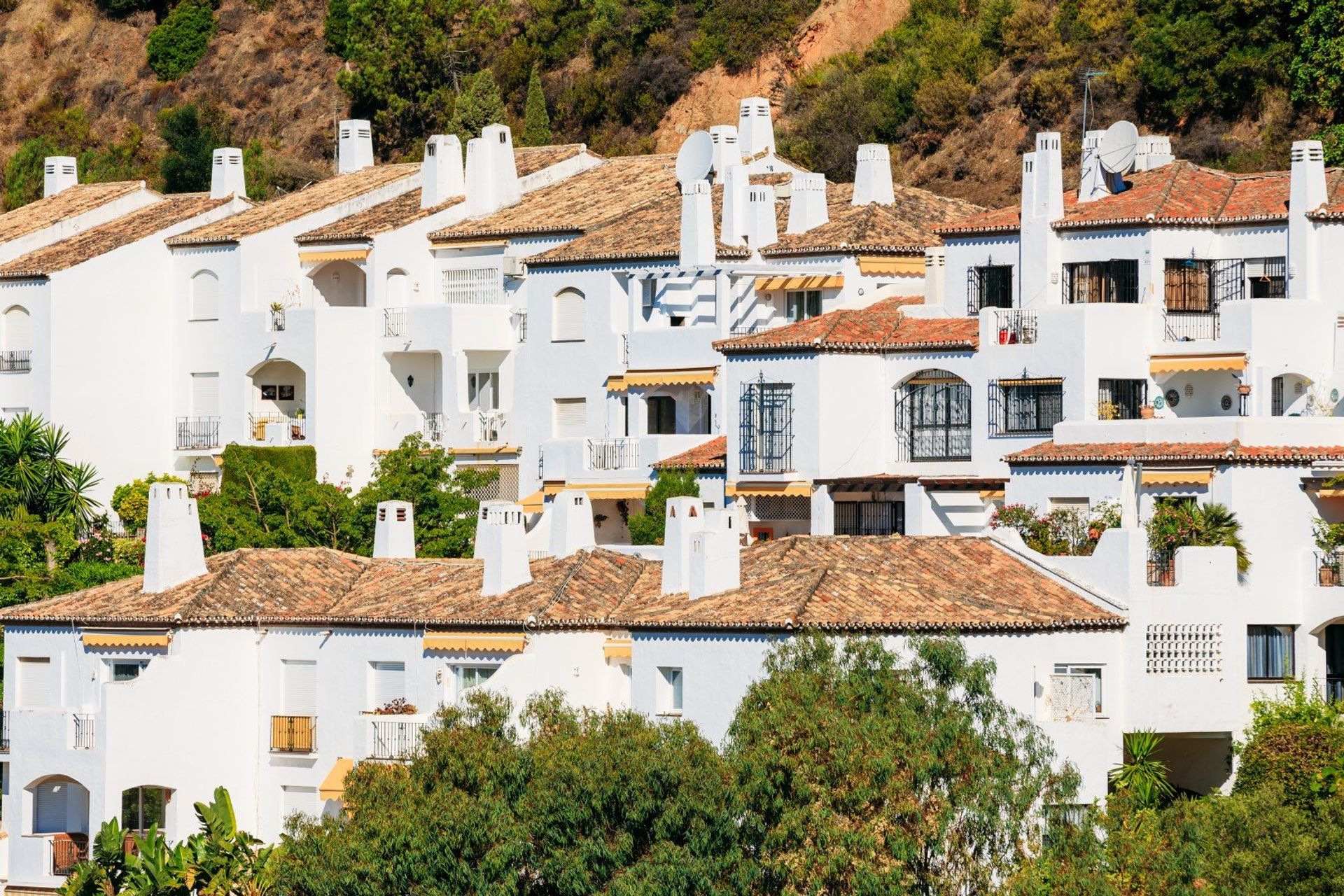 Explore Benahavis' old town and take in the traditional Andalucian charms of a typical whitewashed village