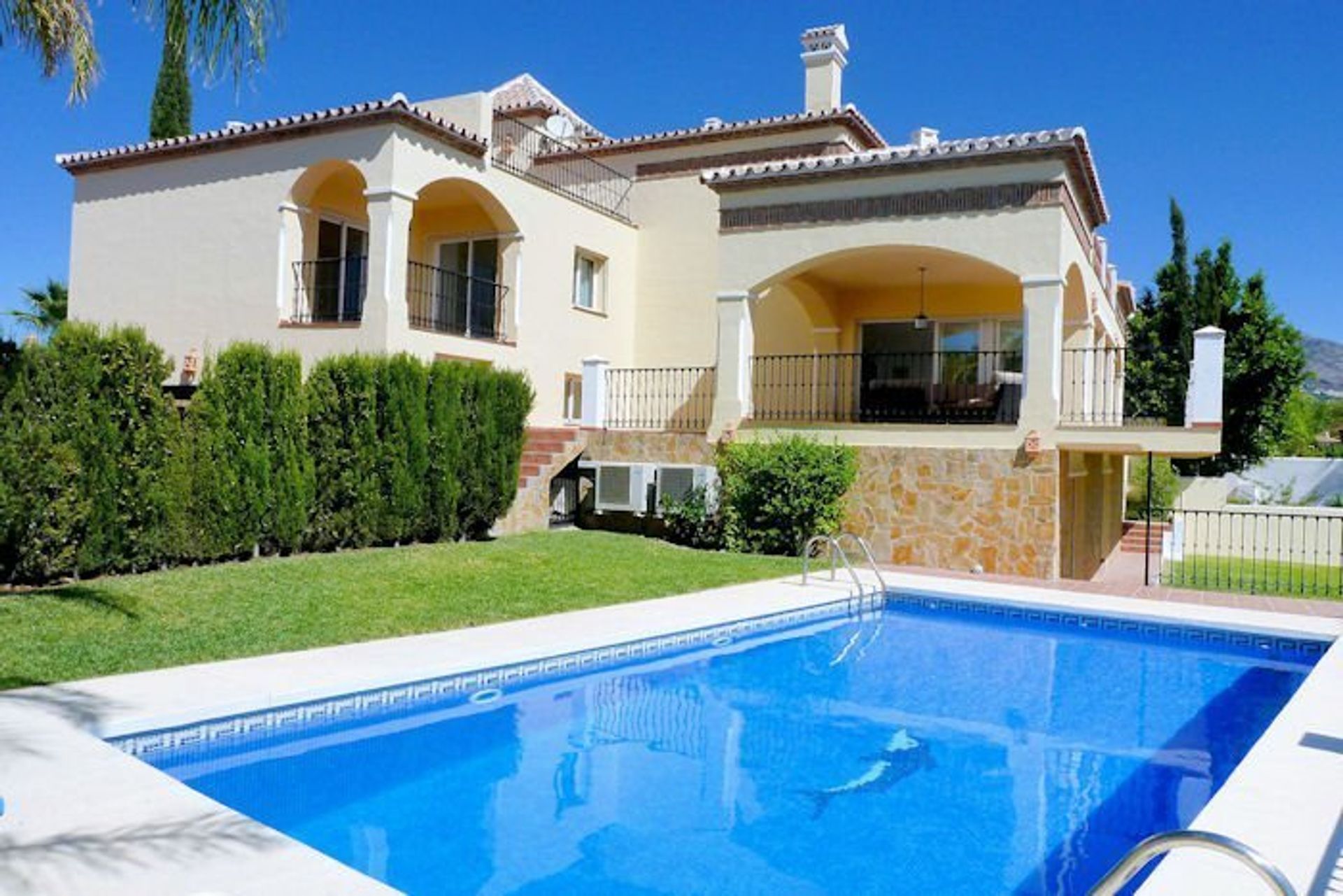 Enjoy your holiday in Mijas Golf with our properties with private pools