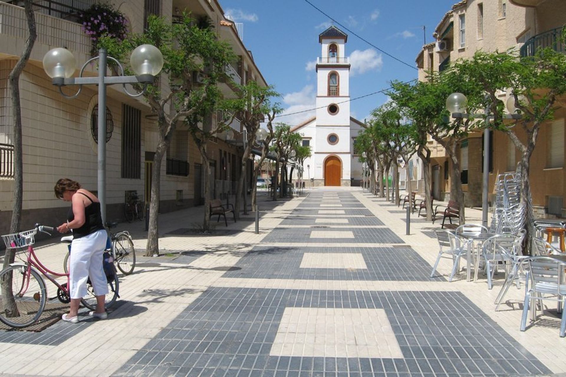 The cobbled streets of the old quarter are home to traditional restaurants and charming boutiques