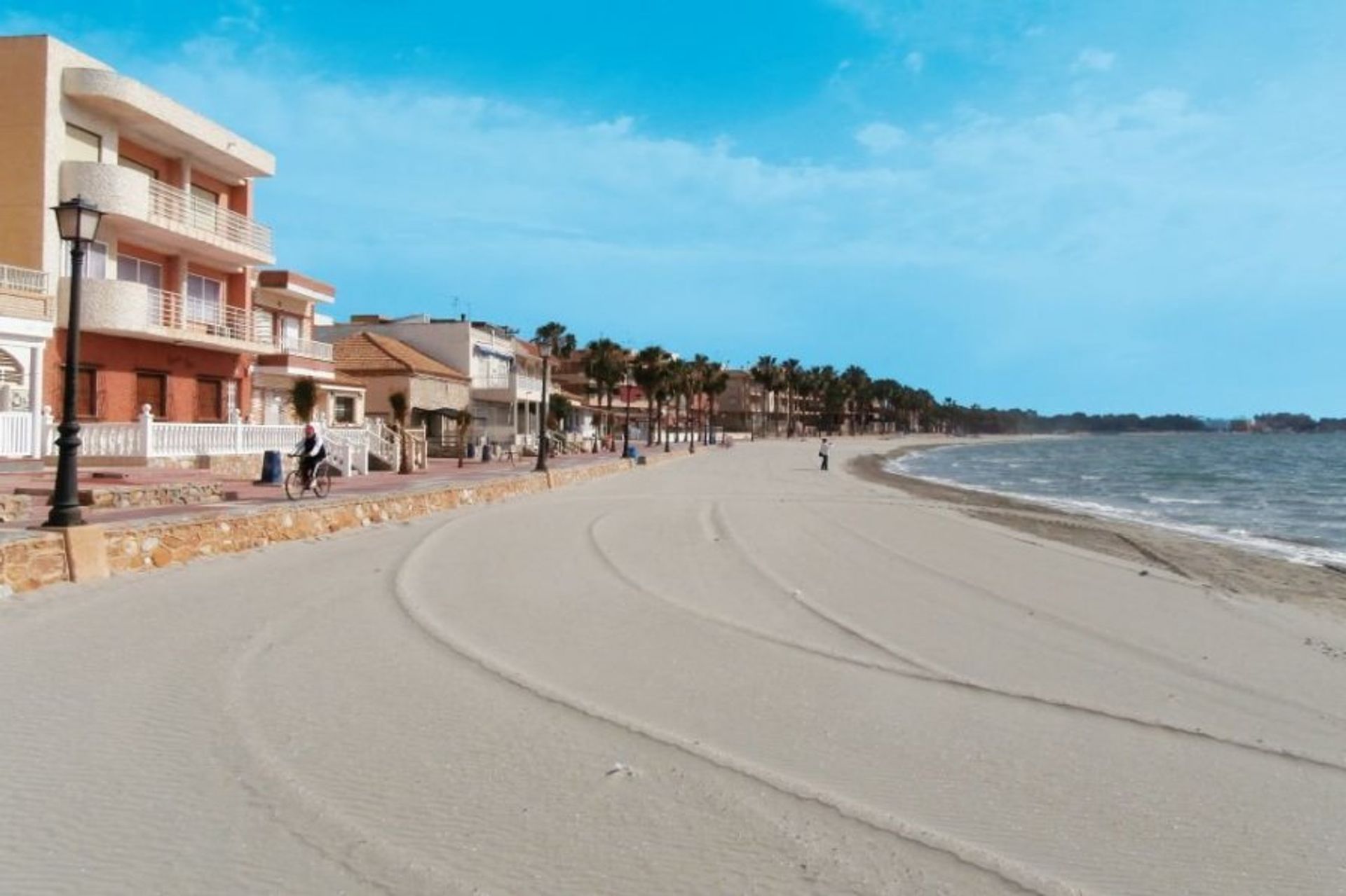 The vast stretch of fine sand and crystal-clear waters make La Concha beach a paradise for sun-worshippers