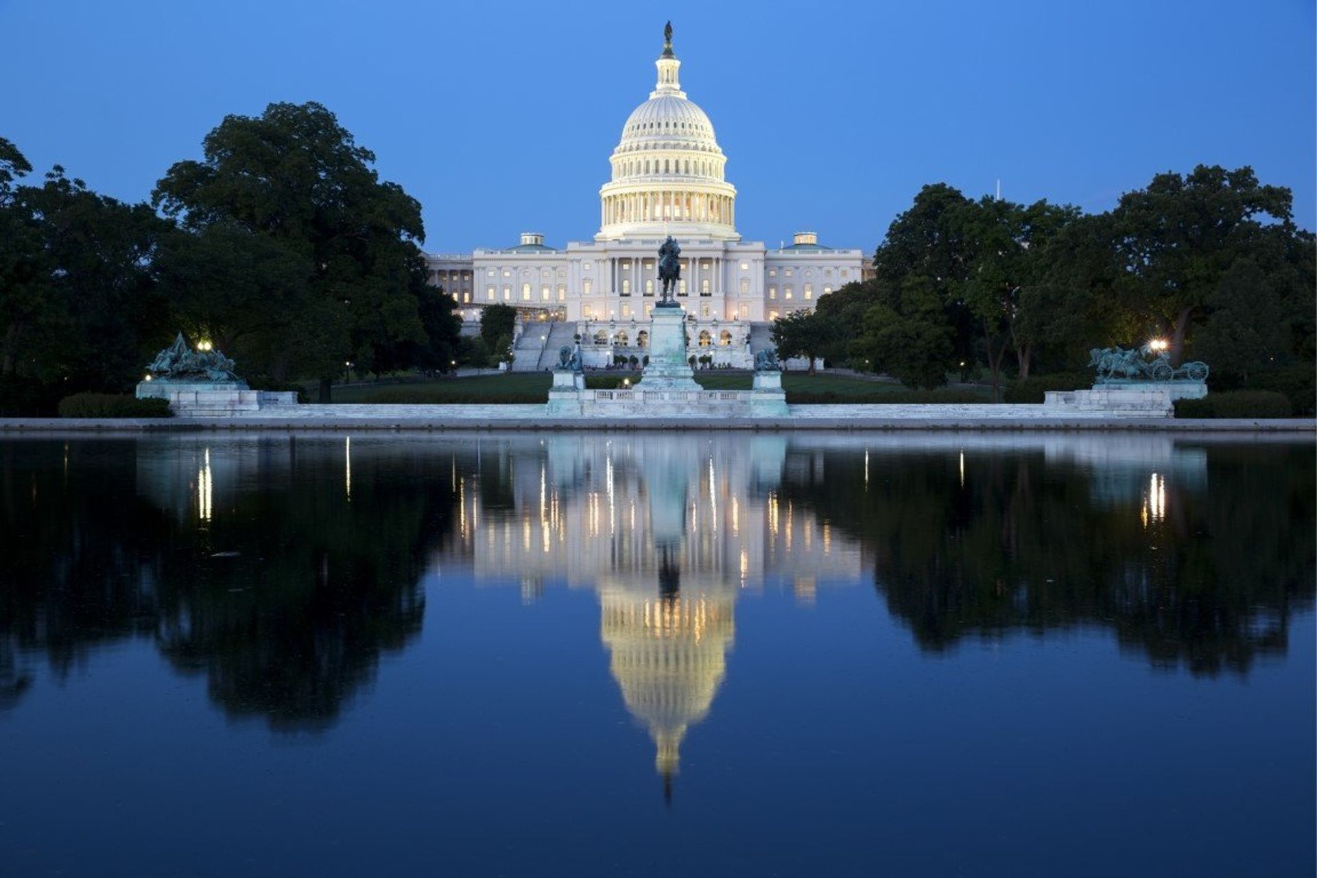 Visit the capital Washington DC, home to the White House, Kennedy Centre and excellent museums