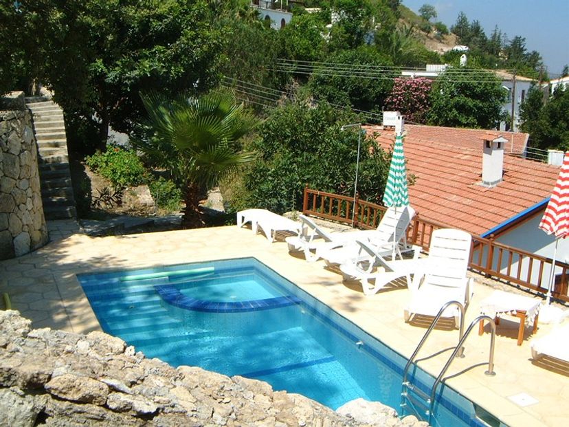 Cottage in Bellapais, Cyprus: pool terrace