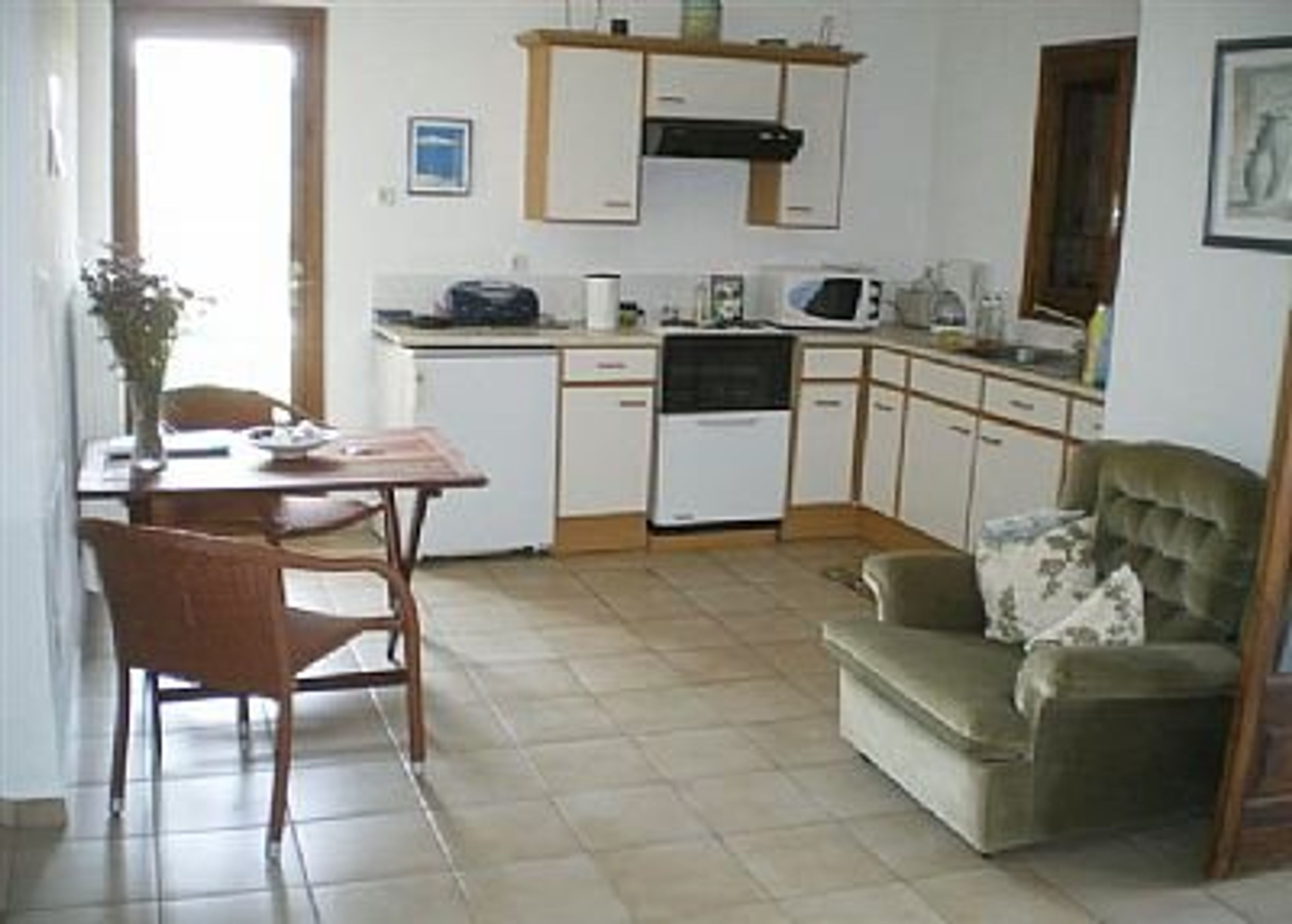 Kitchen/dining area