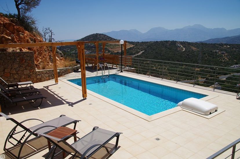 Villa in Kritsa, Crete: Pool terrace with amazing views