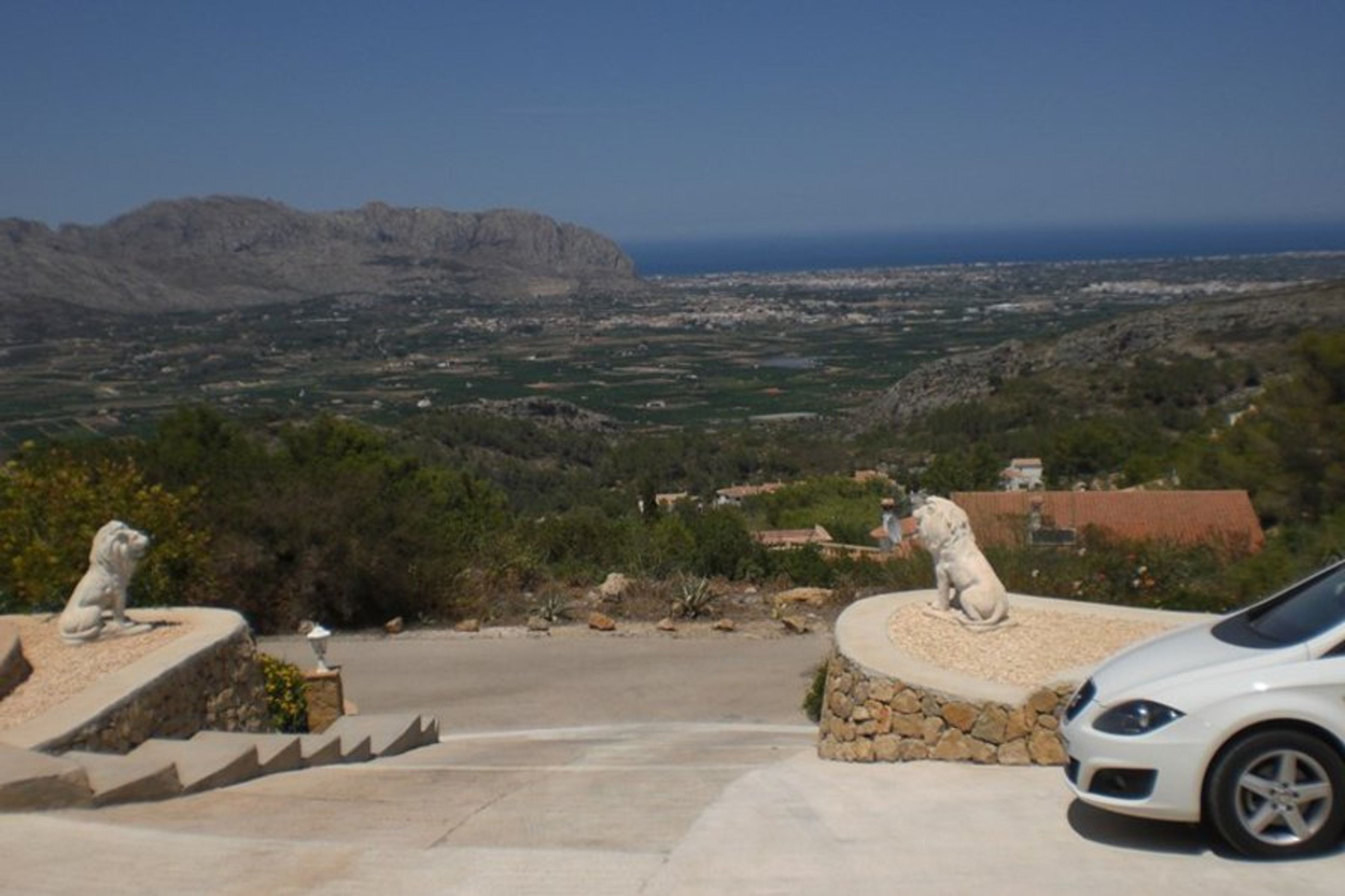 That view.........to die for!