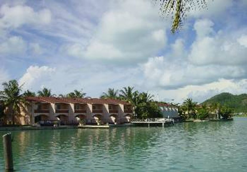 Villa in Jolly Harbour, Antigua and Barbuda: Perfect waterside location