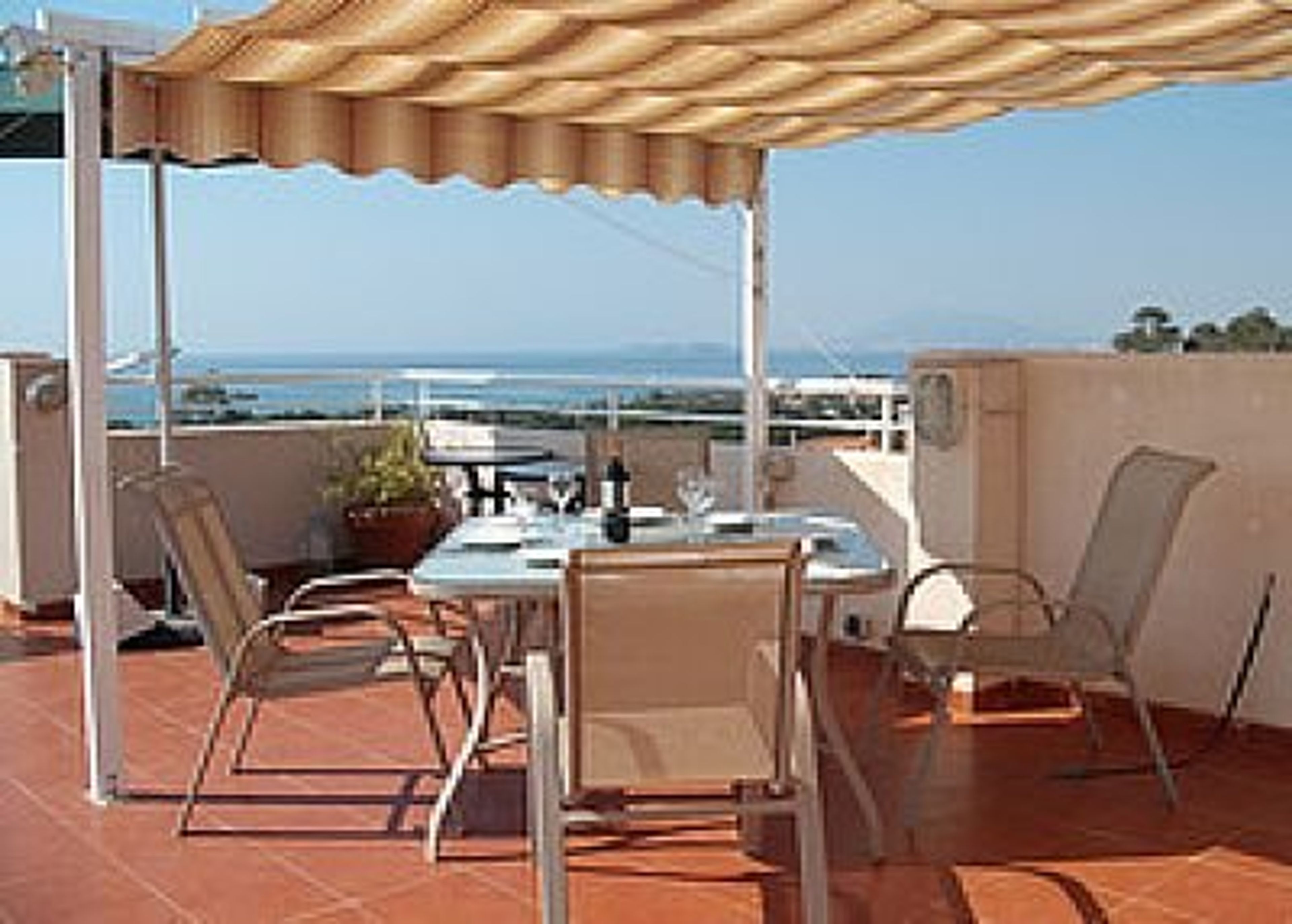 The rooftop solarium with fantastic sea view