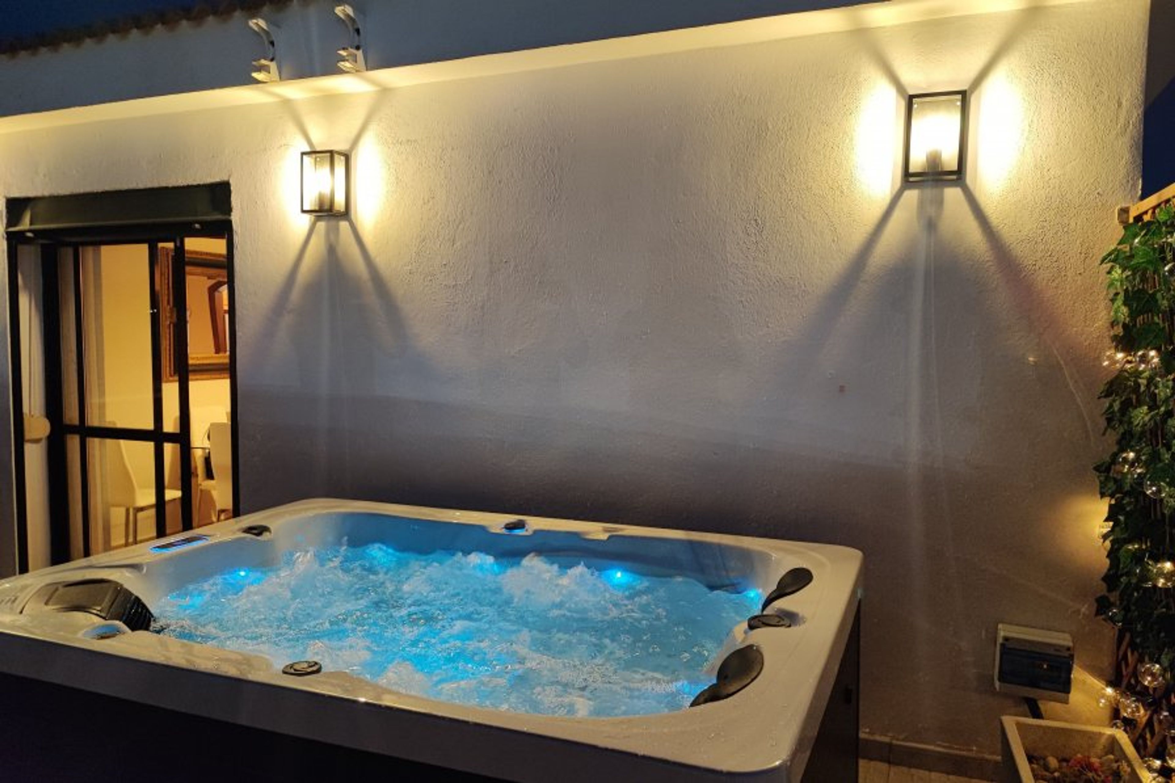 The lovely jacuzzi by night!