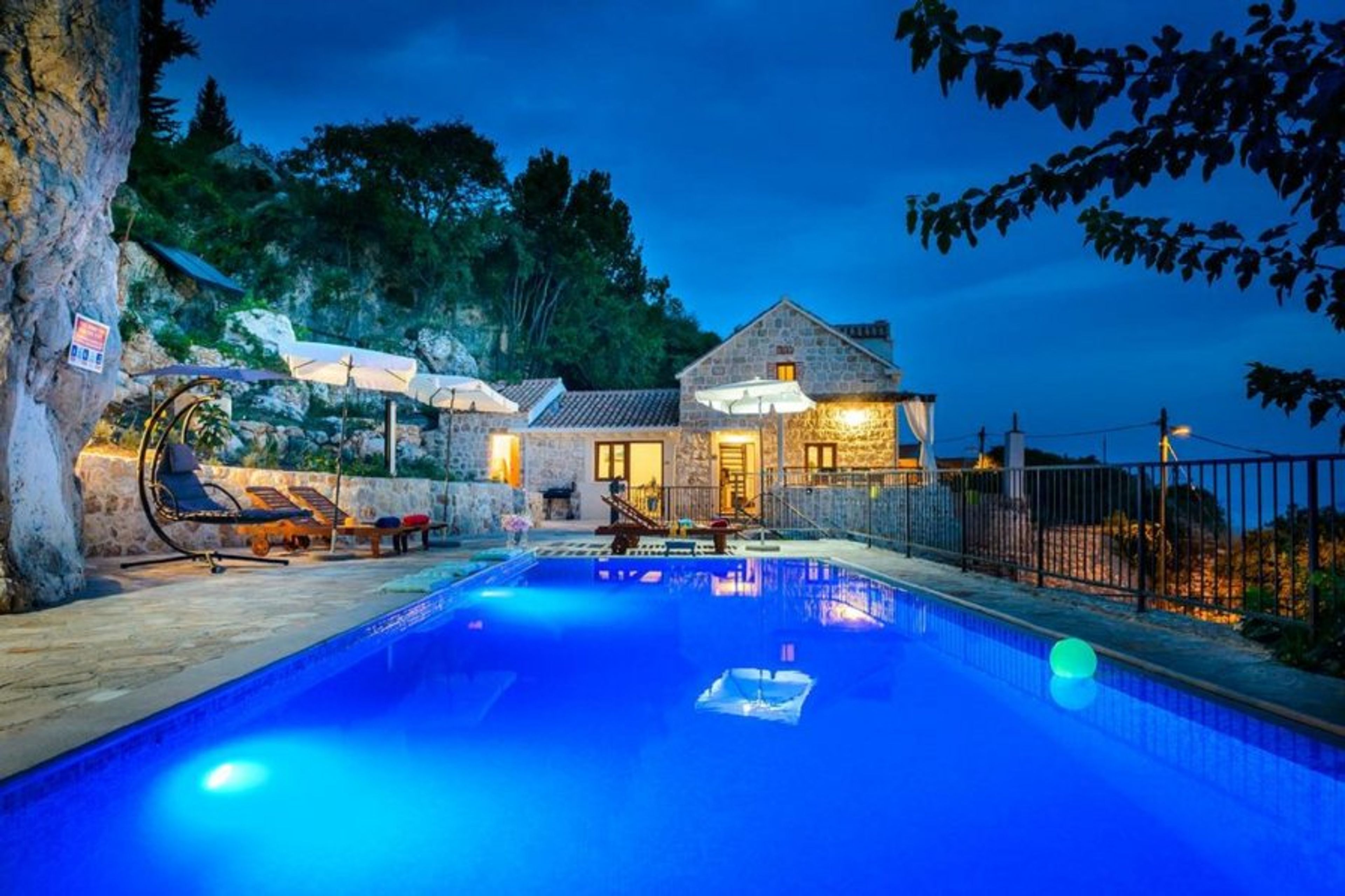 Villa with pool ate night