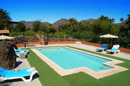 Santa Lucía de Tirajana holiday home rental with shared pool