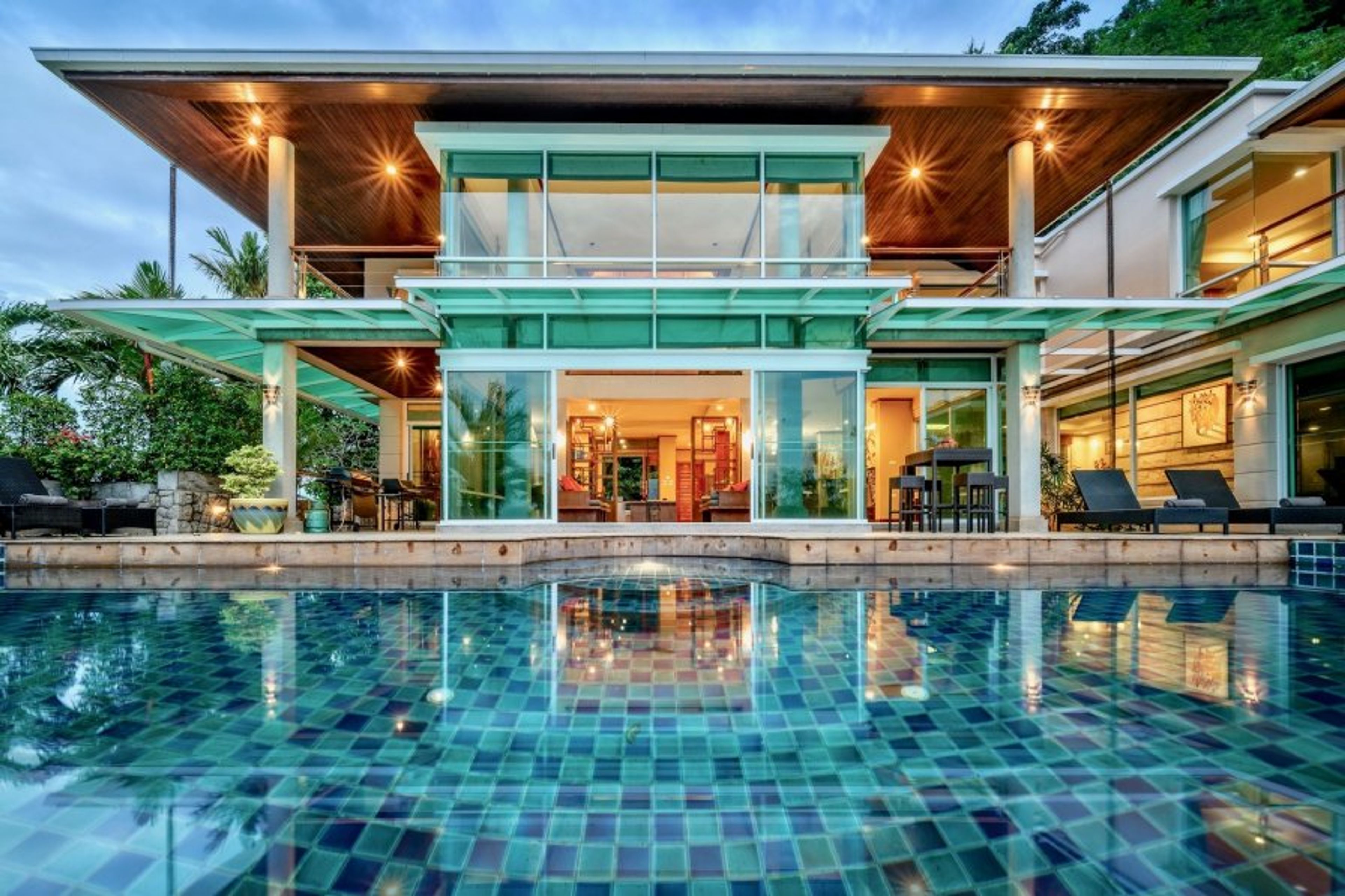 Modern luxury architect-designed house