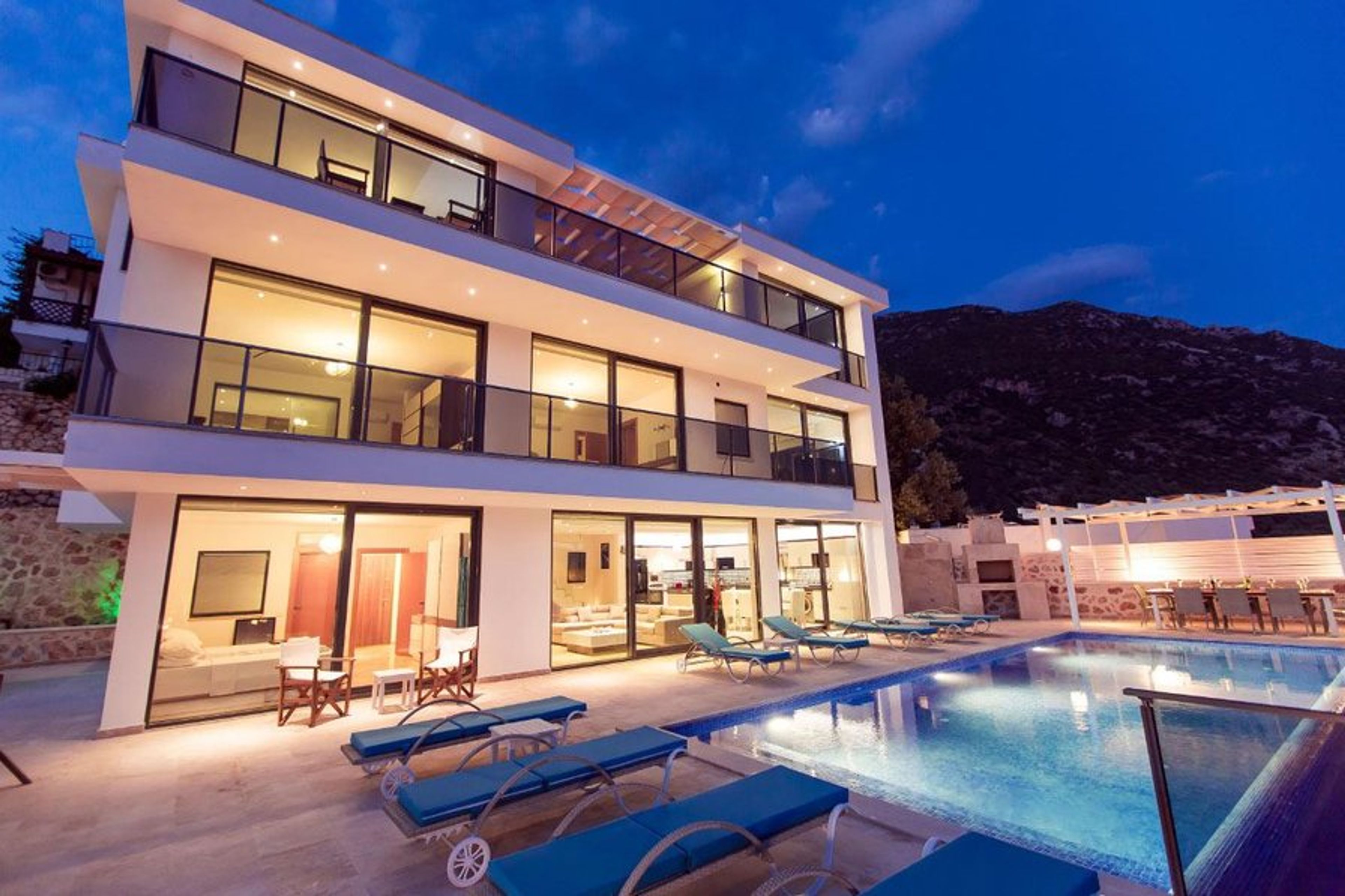 6 Bedroom luxury holiday villa rental in Kalkan, Turkey