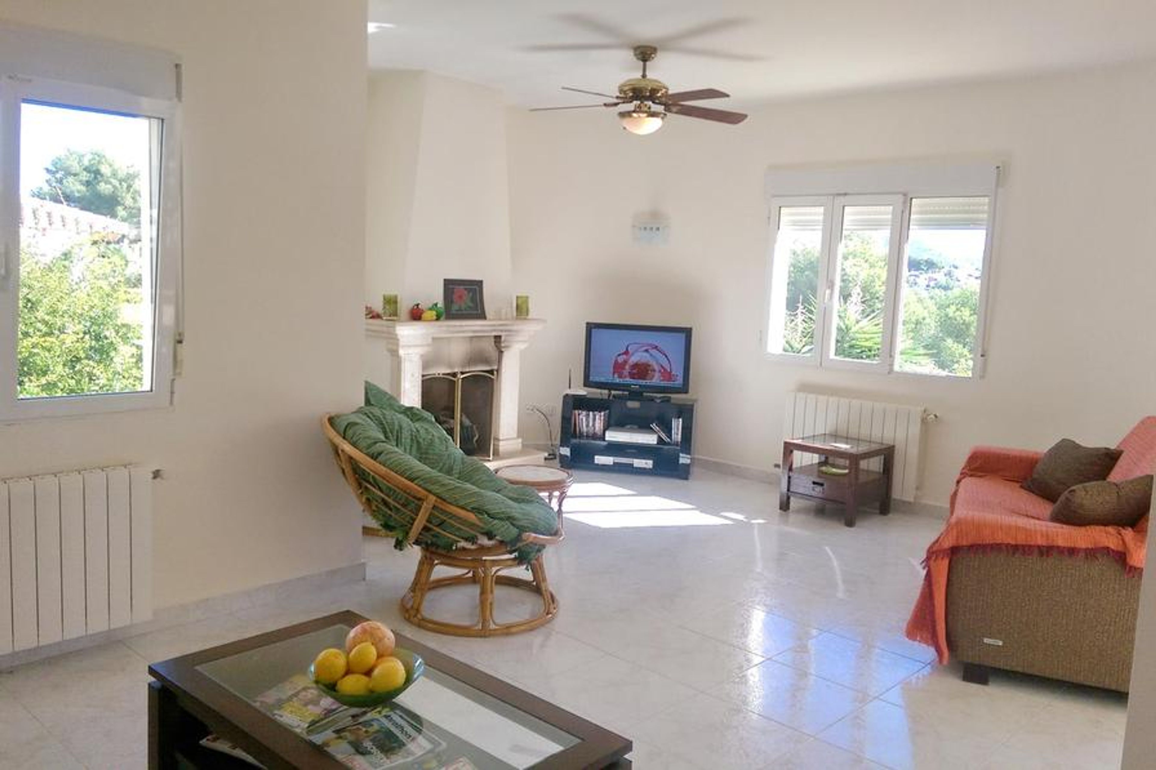 Living room - with satellite TV, DVD, Wi-fi