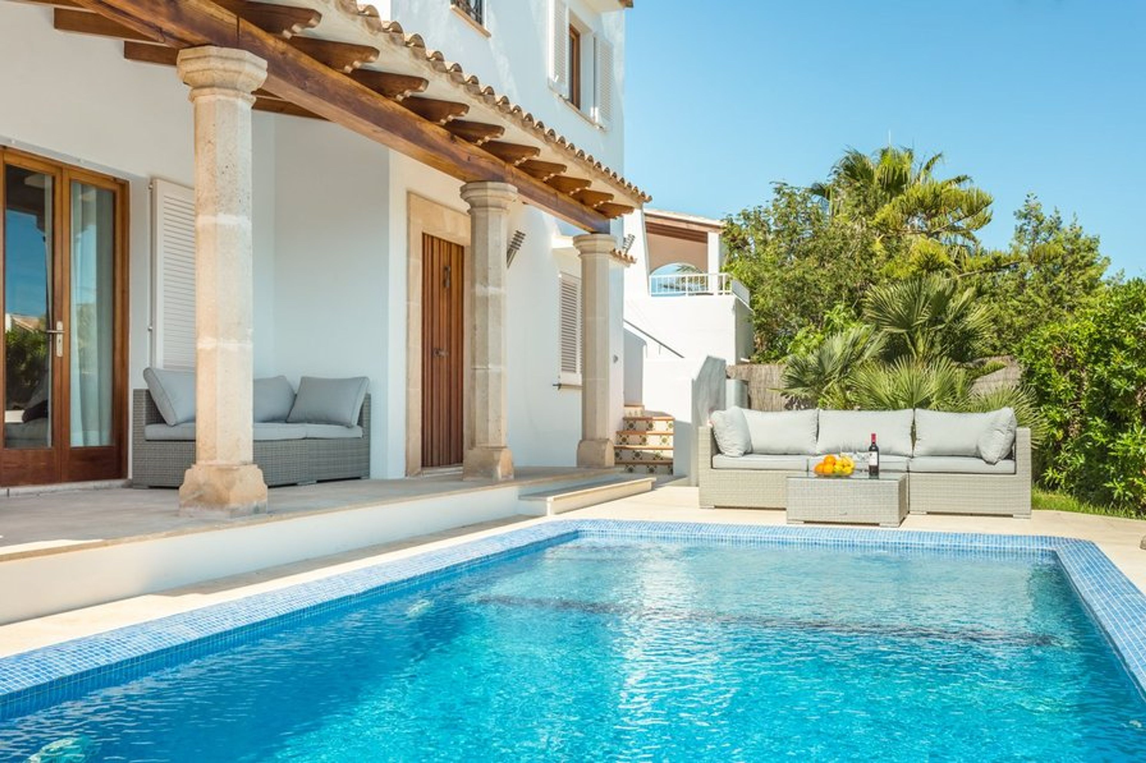 Pool... from 1.2m deep to almost 3m deep if you want to practice scuba