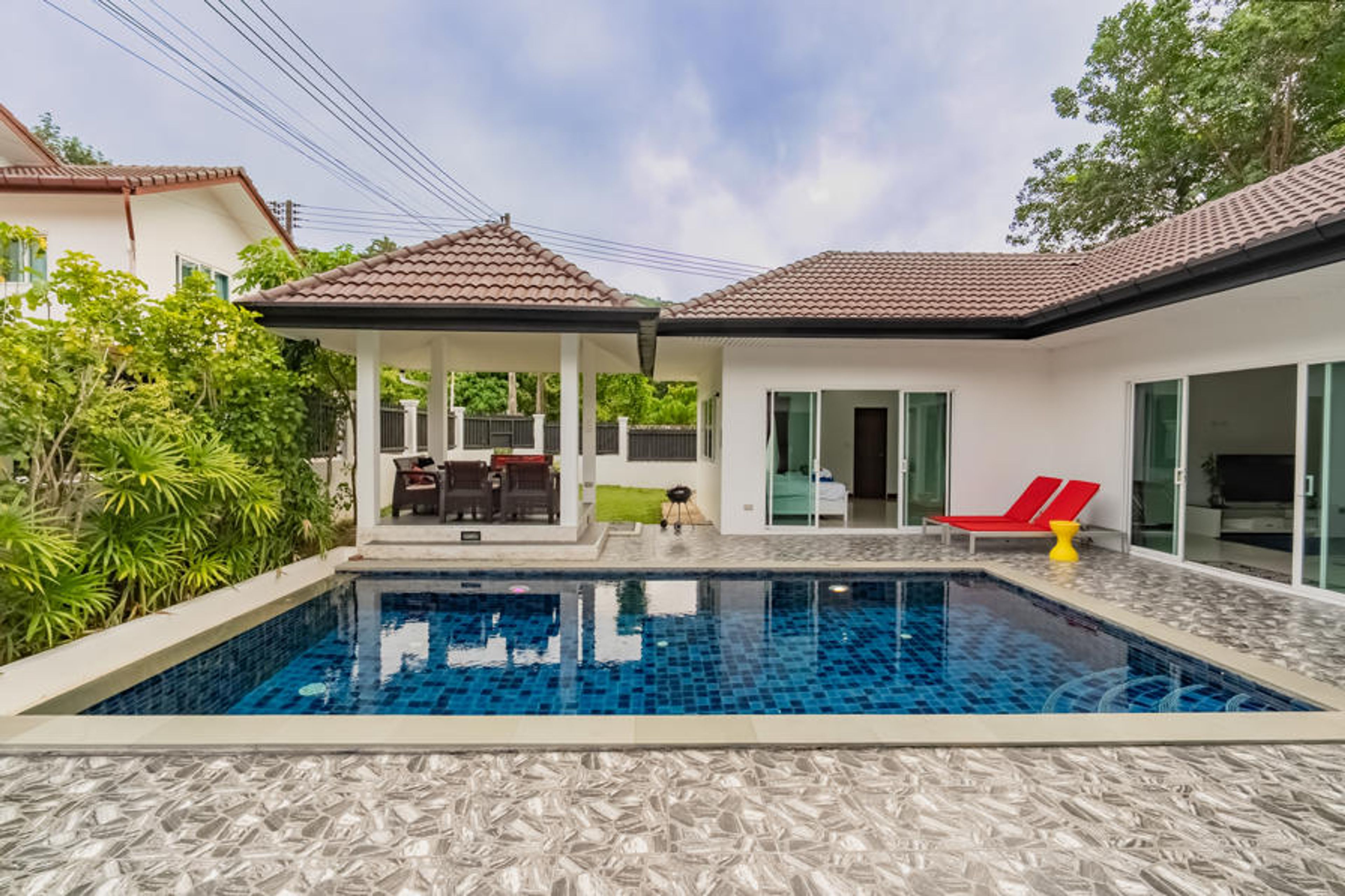 Private pool