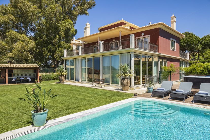 Villa in Praia da Oura, Algarve