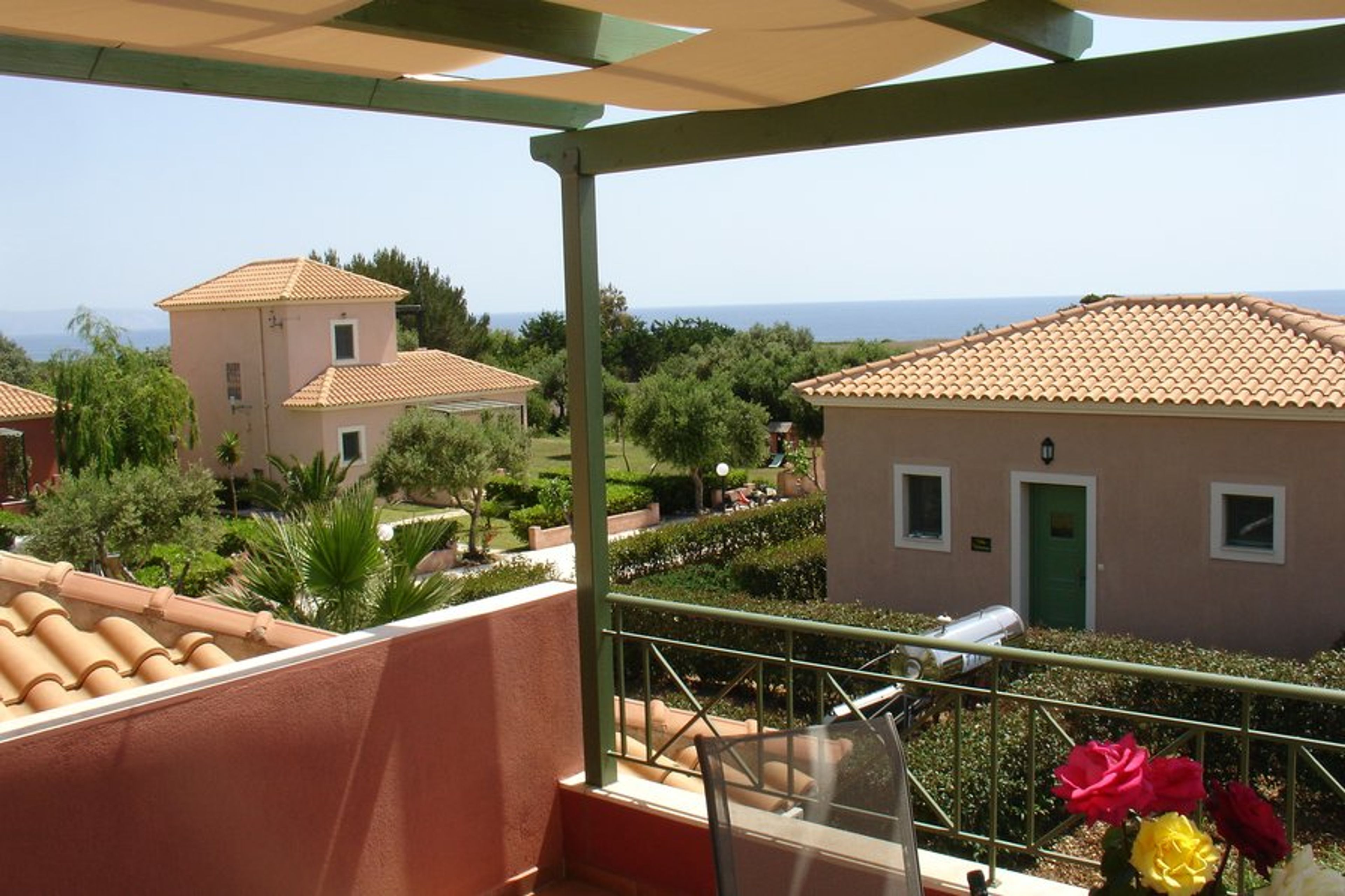 The attractive sea view villas, close to the sea, near Ai Helis beach 