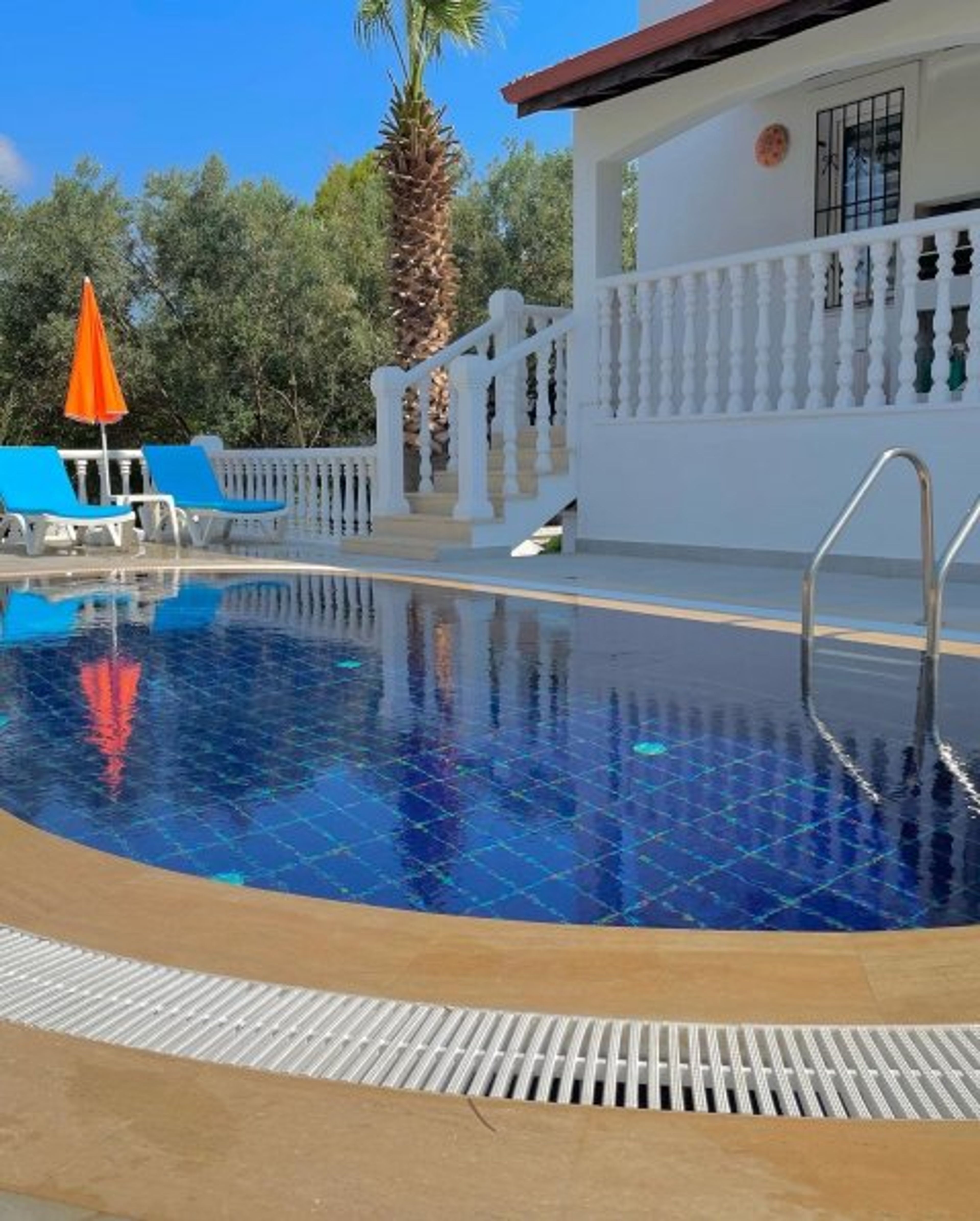 Private Pool 